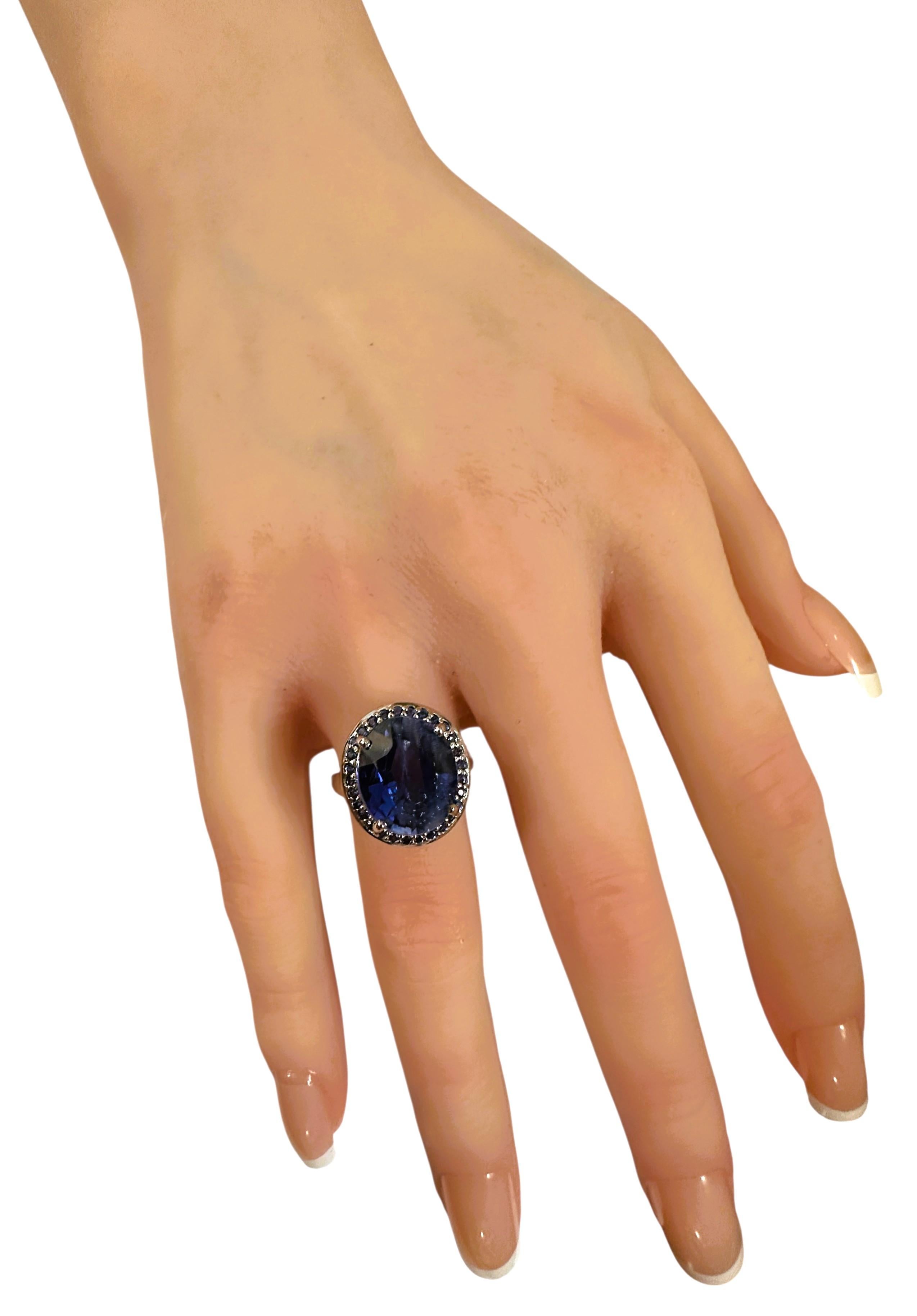 Women's New 8.90 Carat Oval & Diamond Cut Blue Sapphire Sterling Silver Ring For Sale