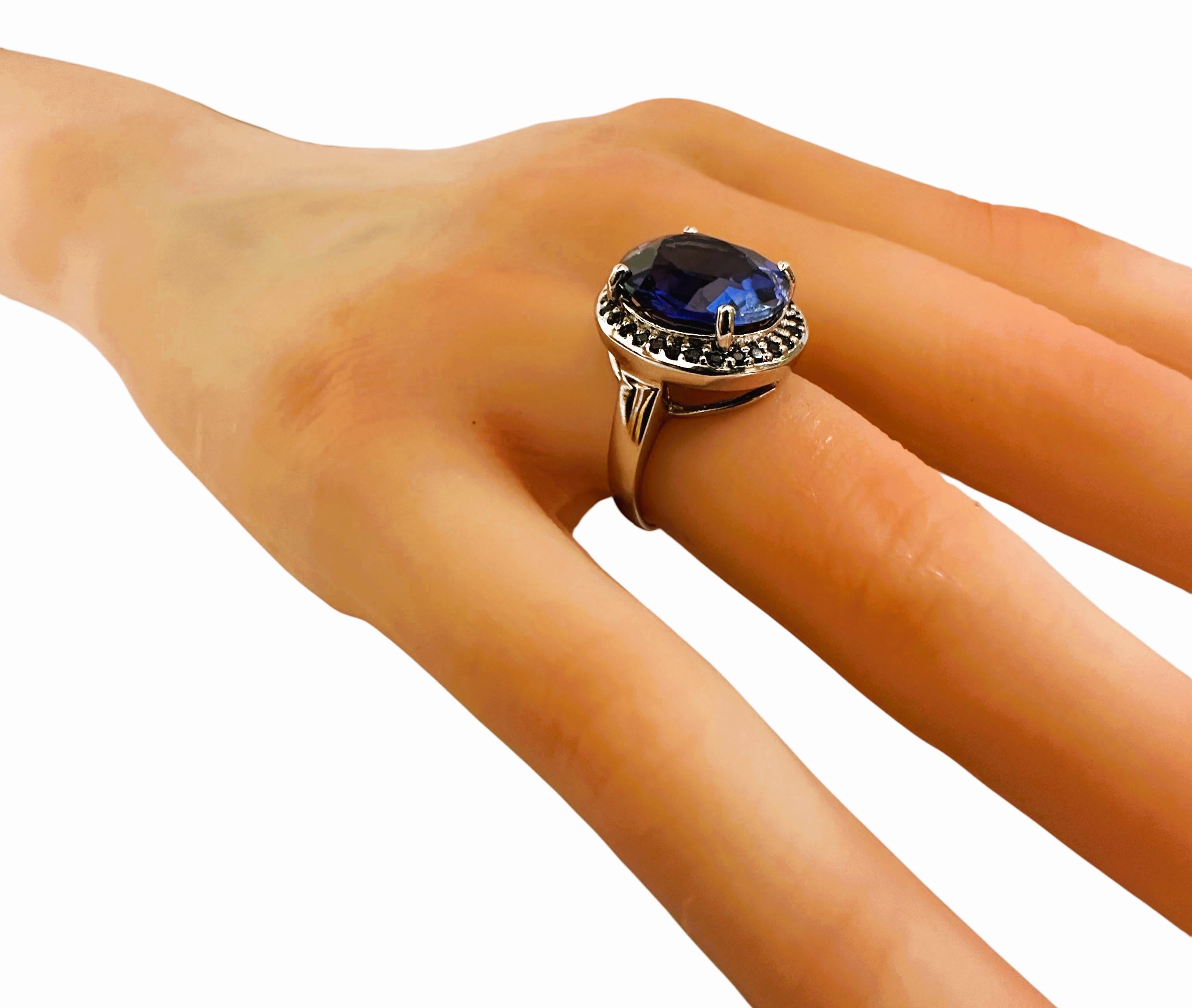 New 8.90 Carat Oval & Diamond Cut Blue Sapphire Sterling Silver Ring For Sale 1