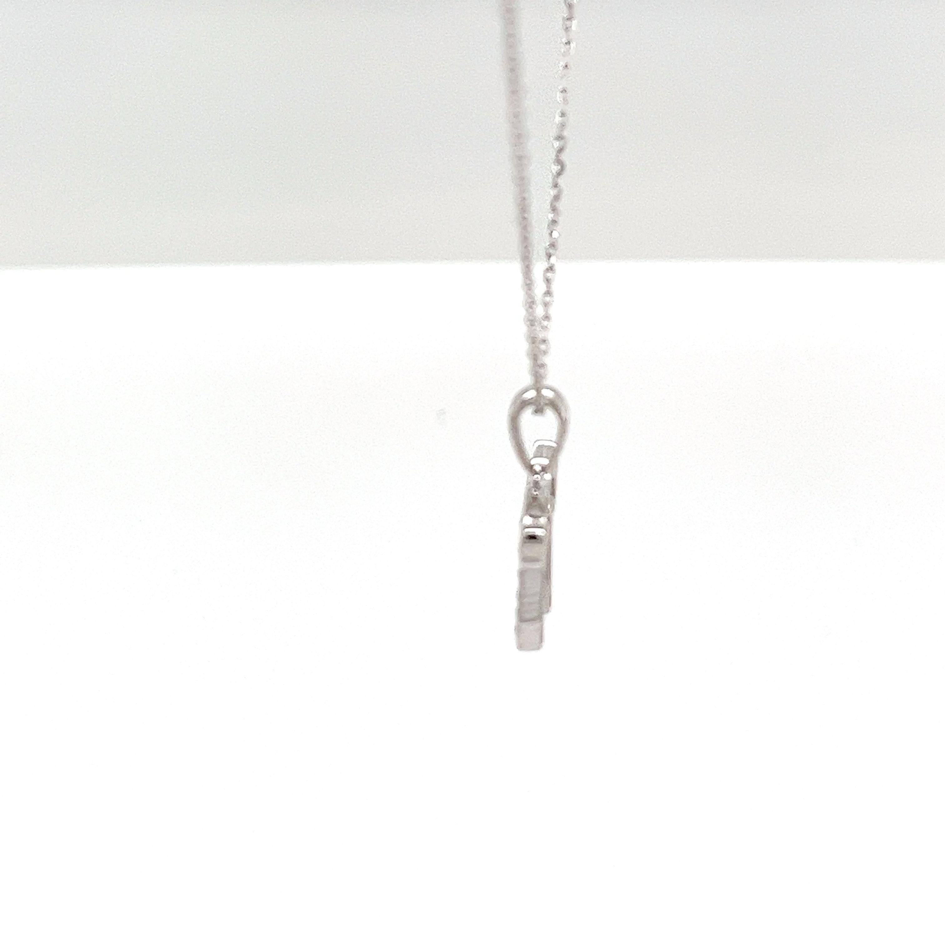 New 9ct White Gold Diamond Hai Pendant Necklace, With 0.13ct of Diamonds In Excellent Condition For Sale In London, GB