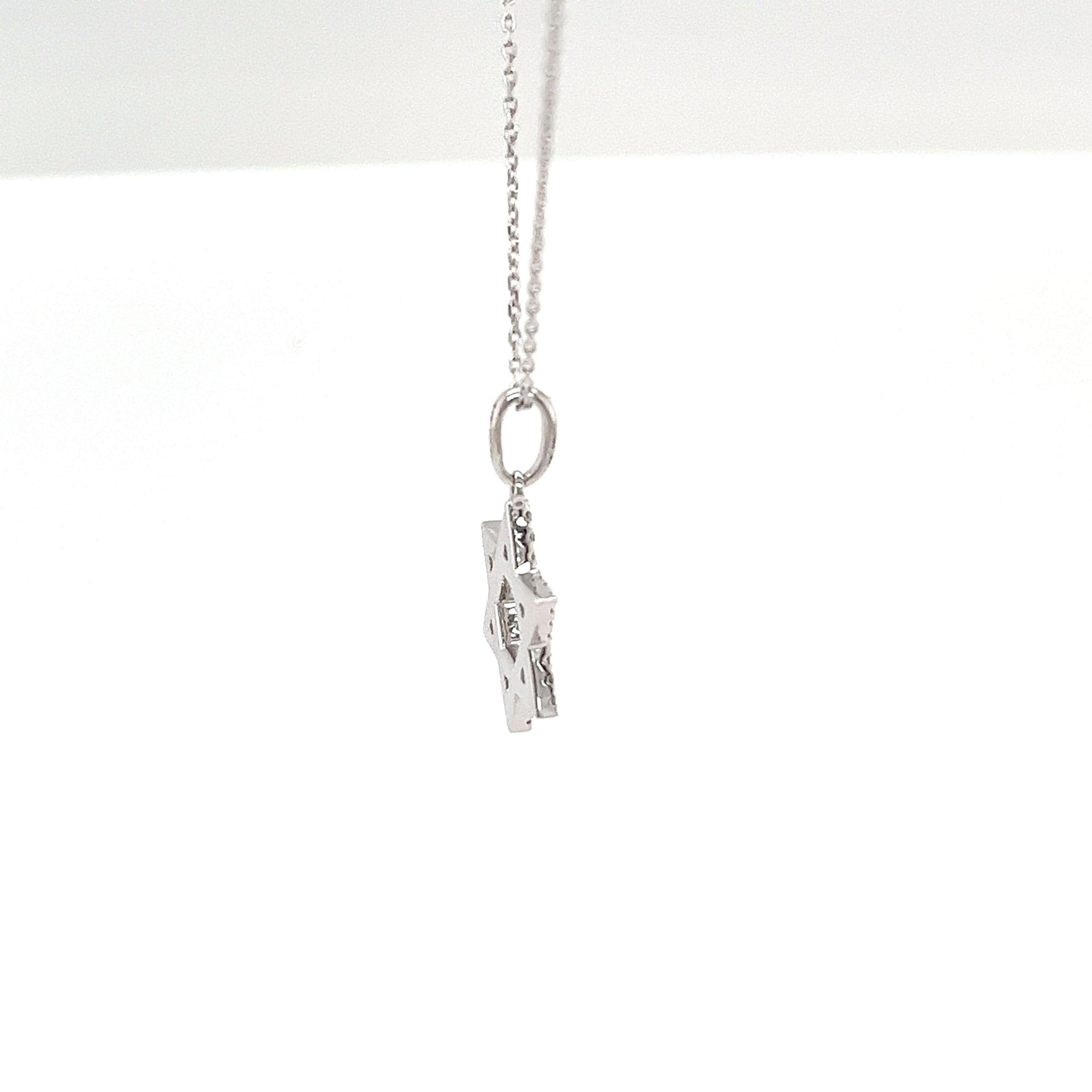 New 9ct White Gold Diamond Star of David Necklace, With 0.20ct of Diamonds In New Condition For Sale In London, GB