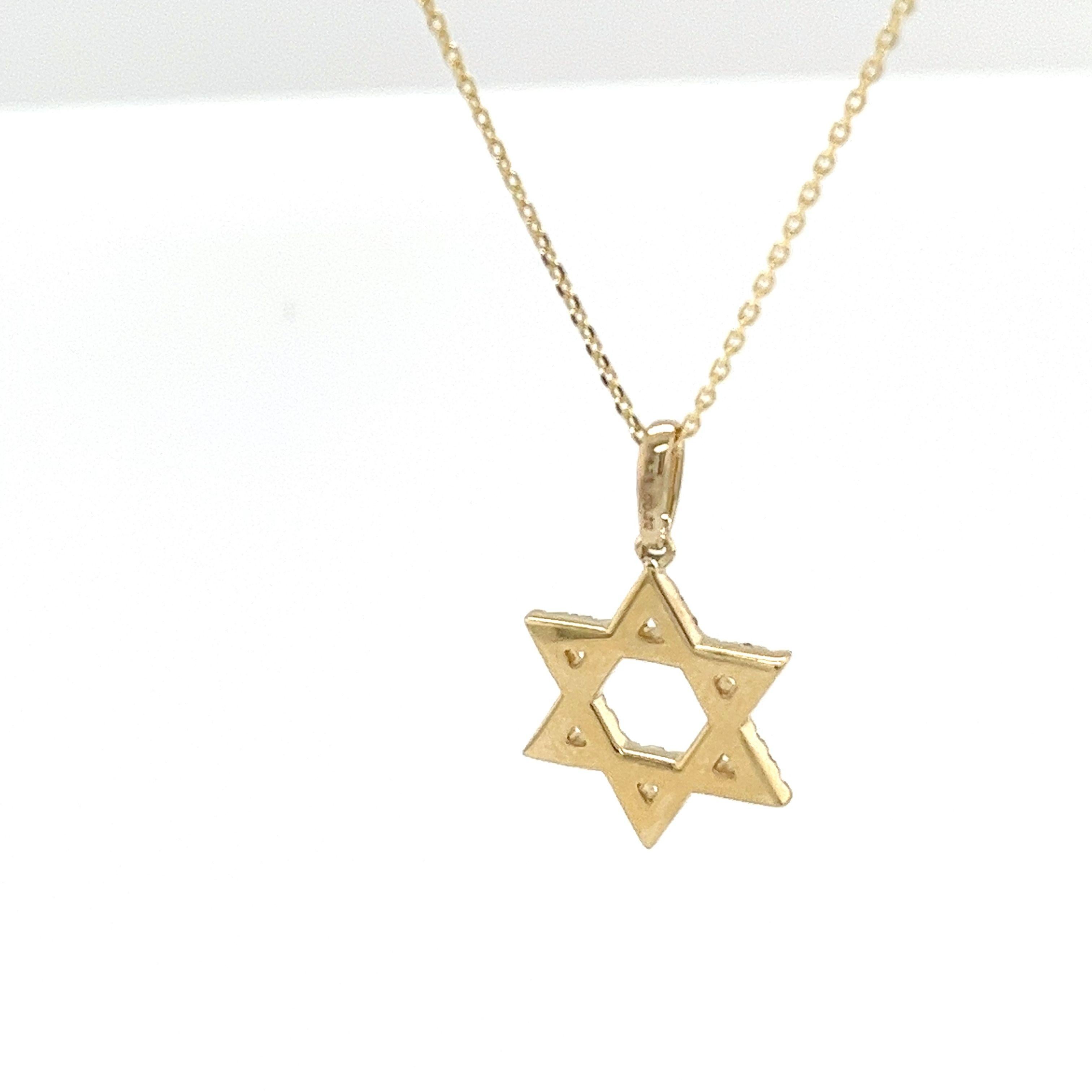 New 9ct Yellow Gold Diamond Star of David Necklace, With 0.20ct of Diamonds In New Condition For Sale In London, GB
