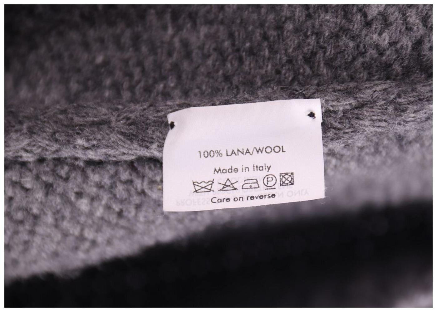 New A/W 2006 ALEXANDER McQUEEN The Widows of Culloden Knit Cardigan Coat For Sale 8