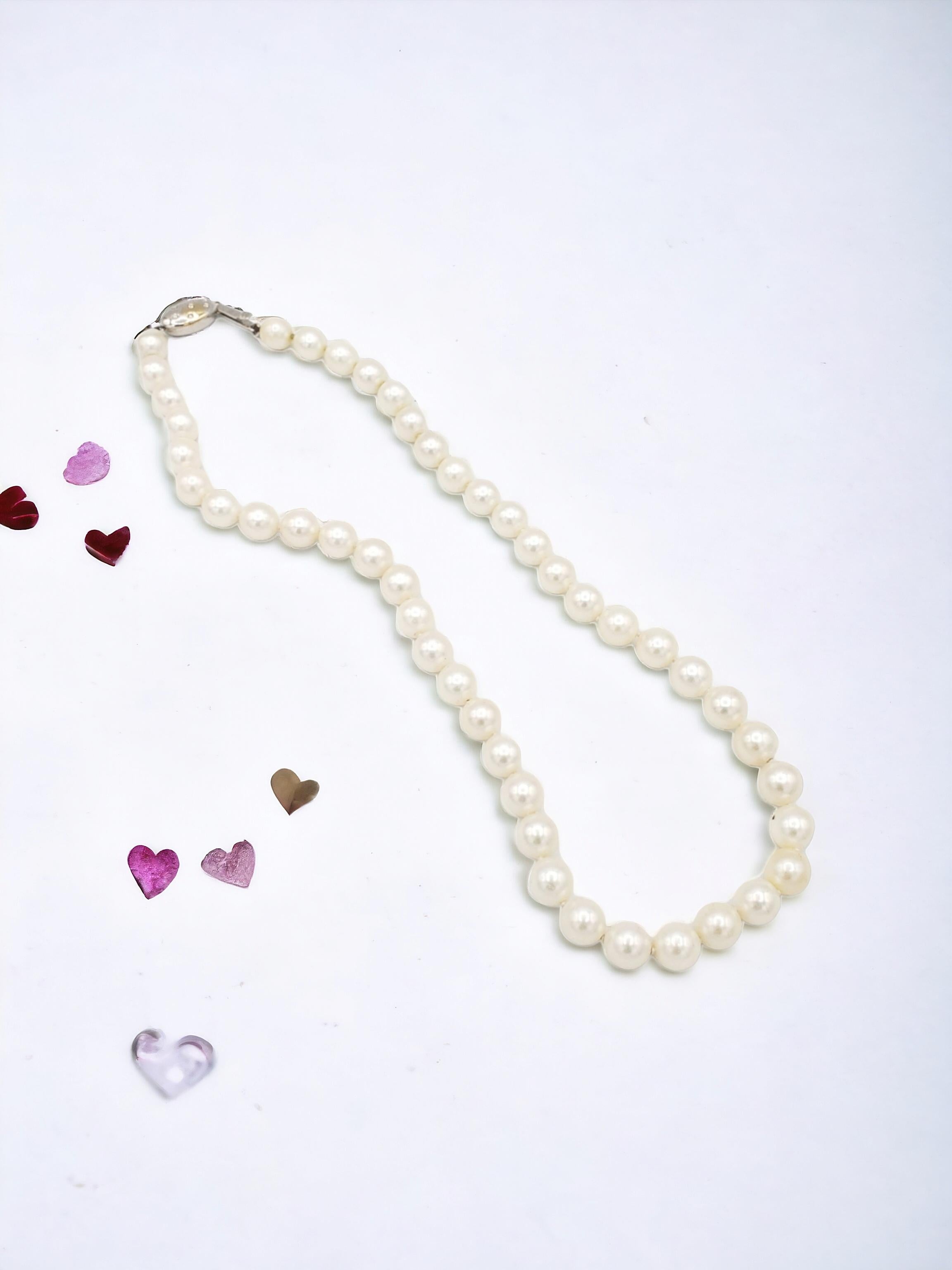 AAA+ Qualität Japanische Akoya Salz-Wasser-Halskette mit weißen Perlen im Angebot 12