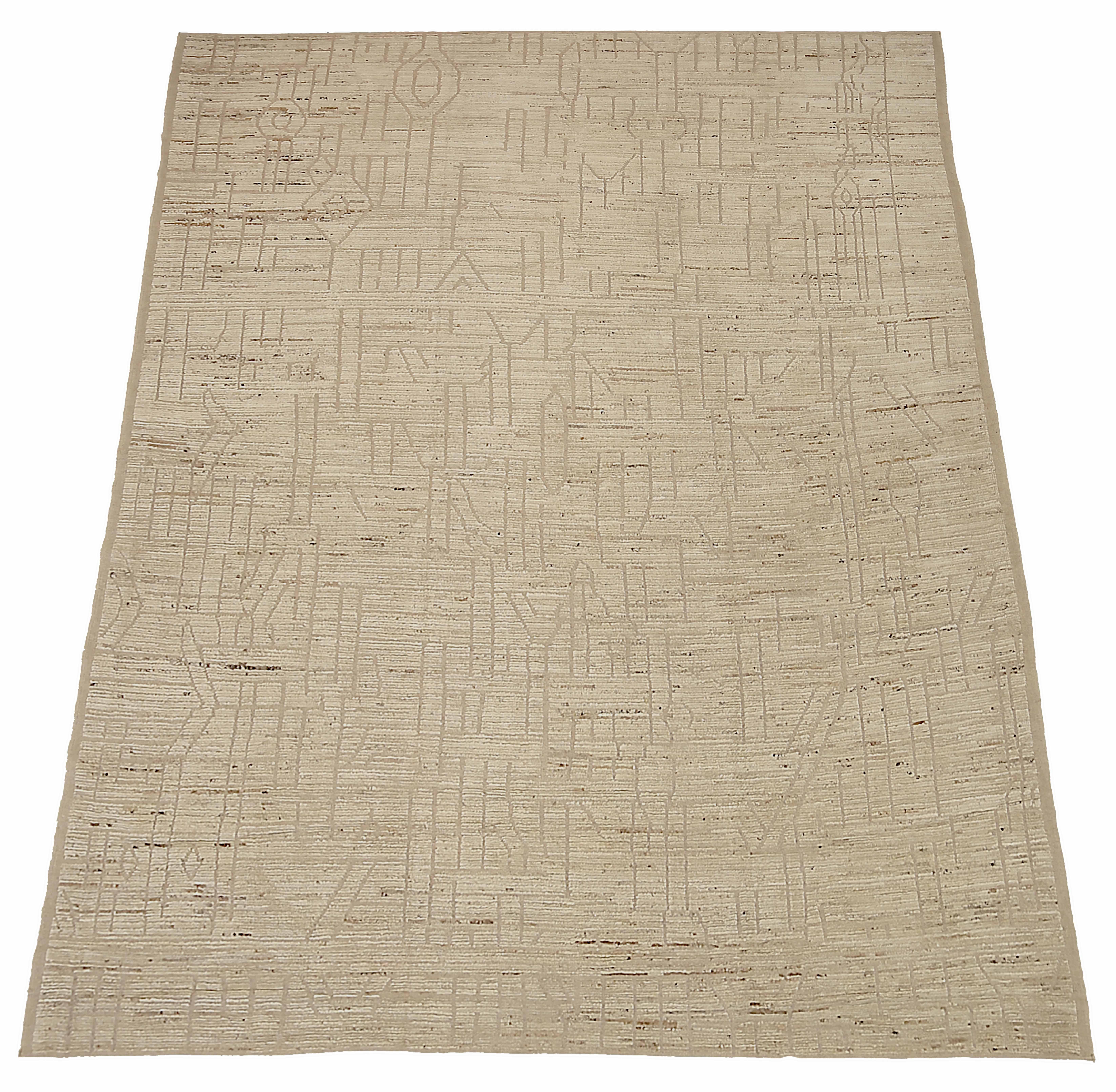 Neuer afghanischer Teppich, handgewebt aus feinster Schafswolle. Es ist mit natürlichen pflanzlichen Farbstoffen gefärbt, die für Menschen und Haustiere sicher sind. Es handelt sich um ein traditionelles marokkanisches Design, das von erfahrenen