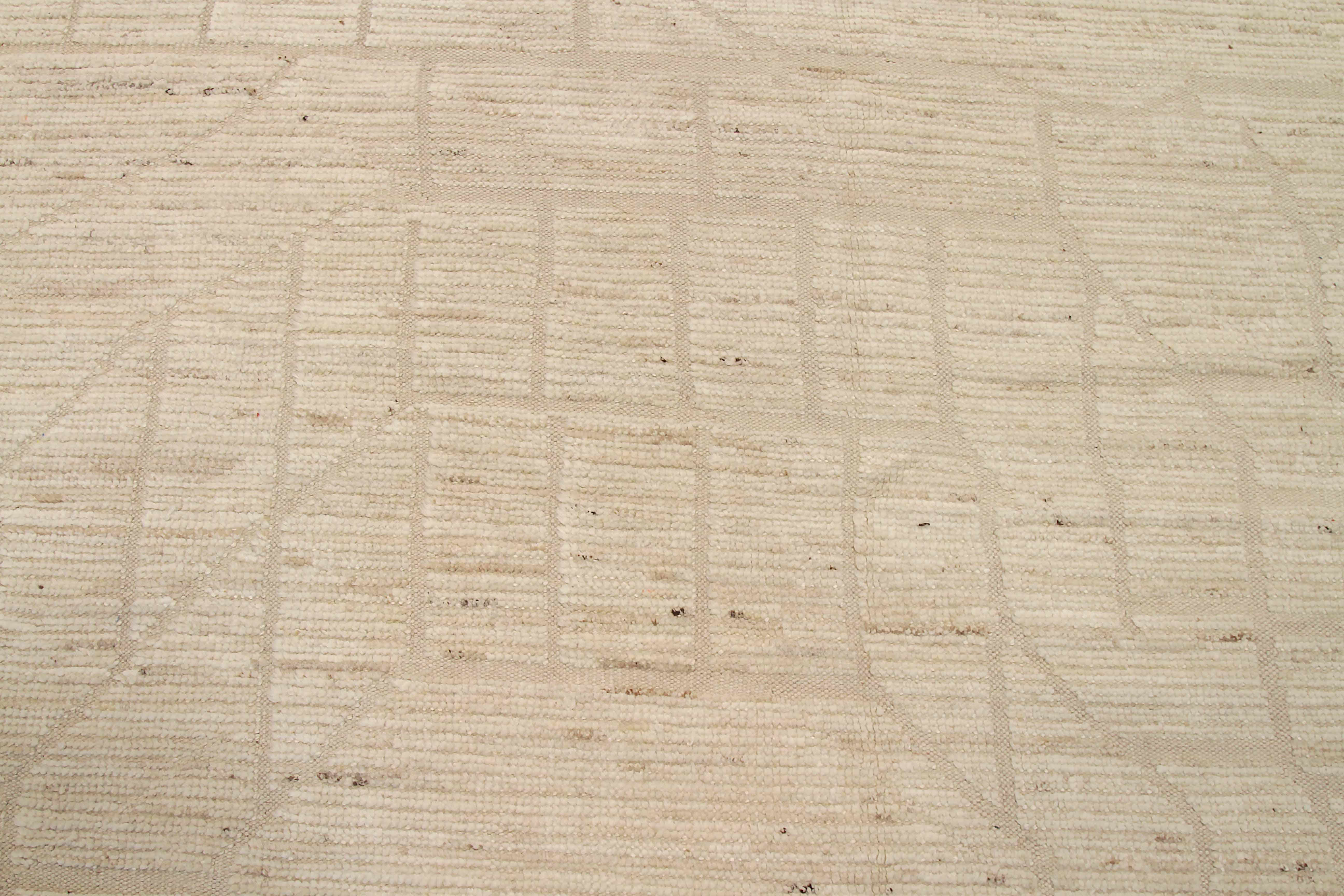 Afghanistan Moroccan Over Size Rug Circa 1990 - Wool Ivory Taupe Design - 92175 In Excellent Condition For Sale In Dallas, TX