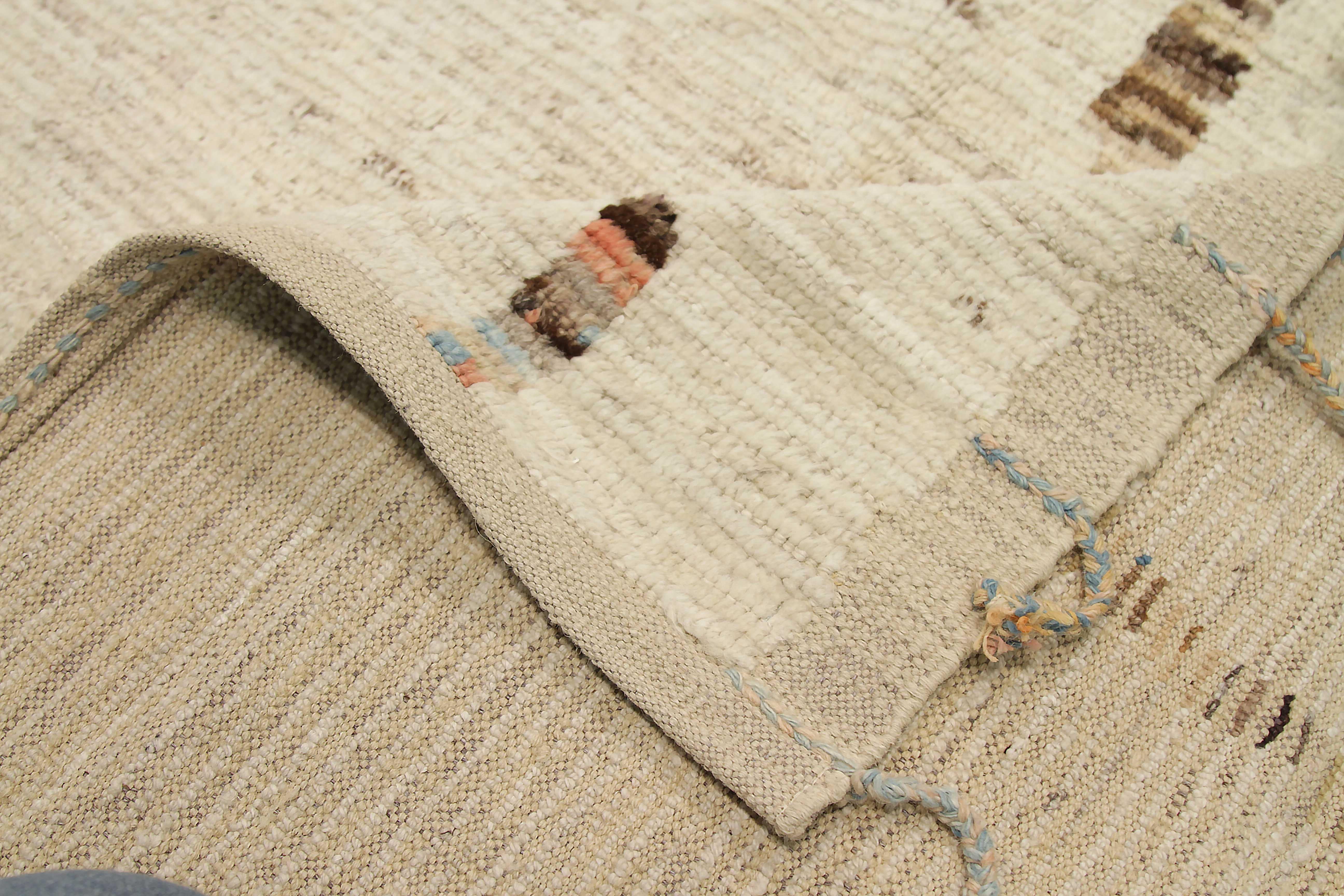 XXI secolo e contemporaneo Nuovo Tappeto Afghano di design marocchino in vendita