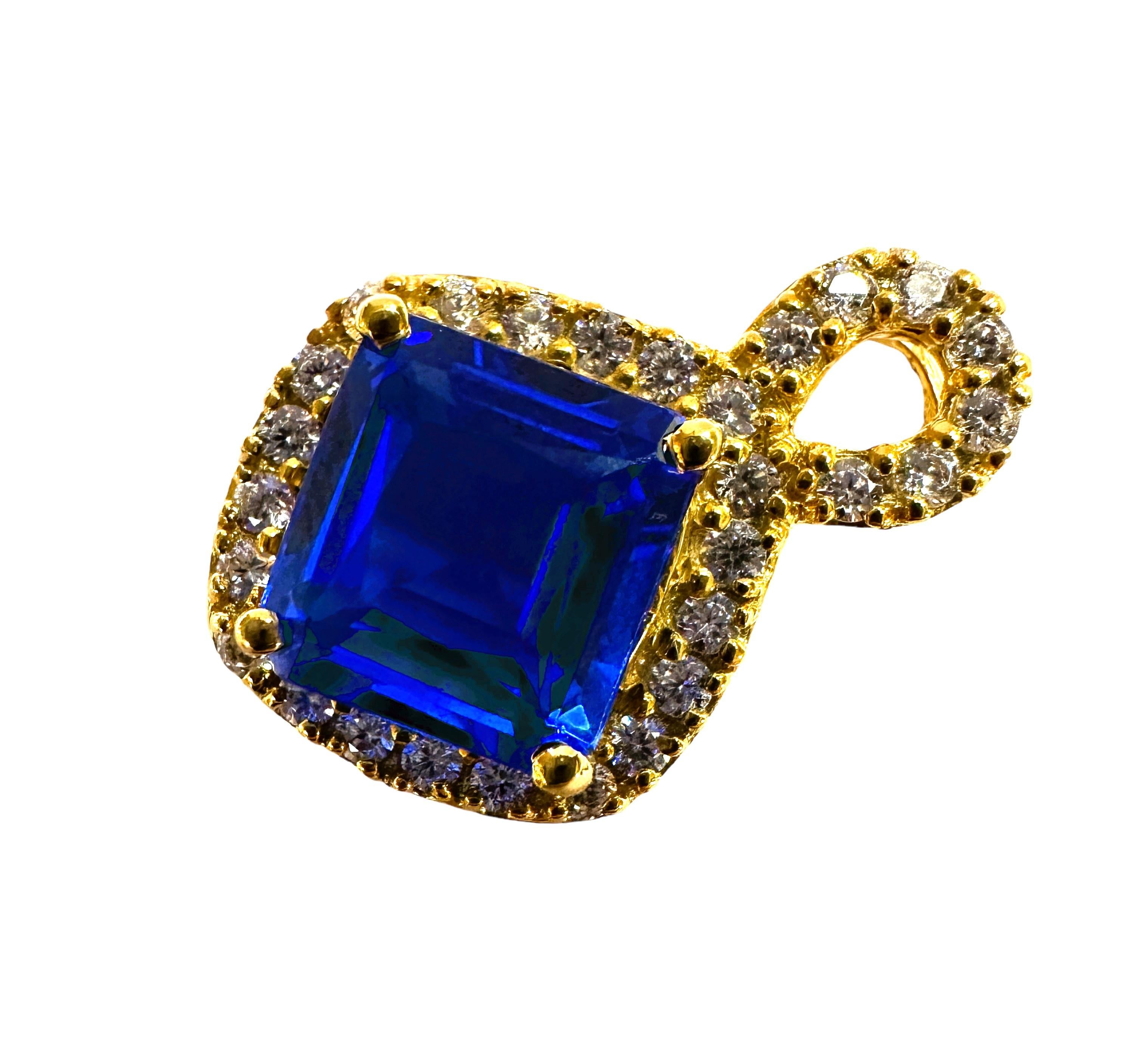 New African 10.2 Ct Swiss Blue Topaz Yellow Gold Plated Sterling Pendant In New Condition For Sale In Eagan, MN