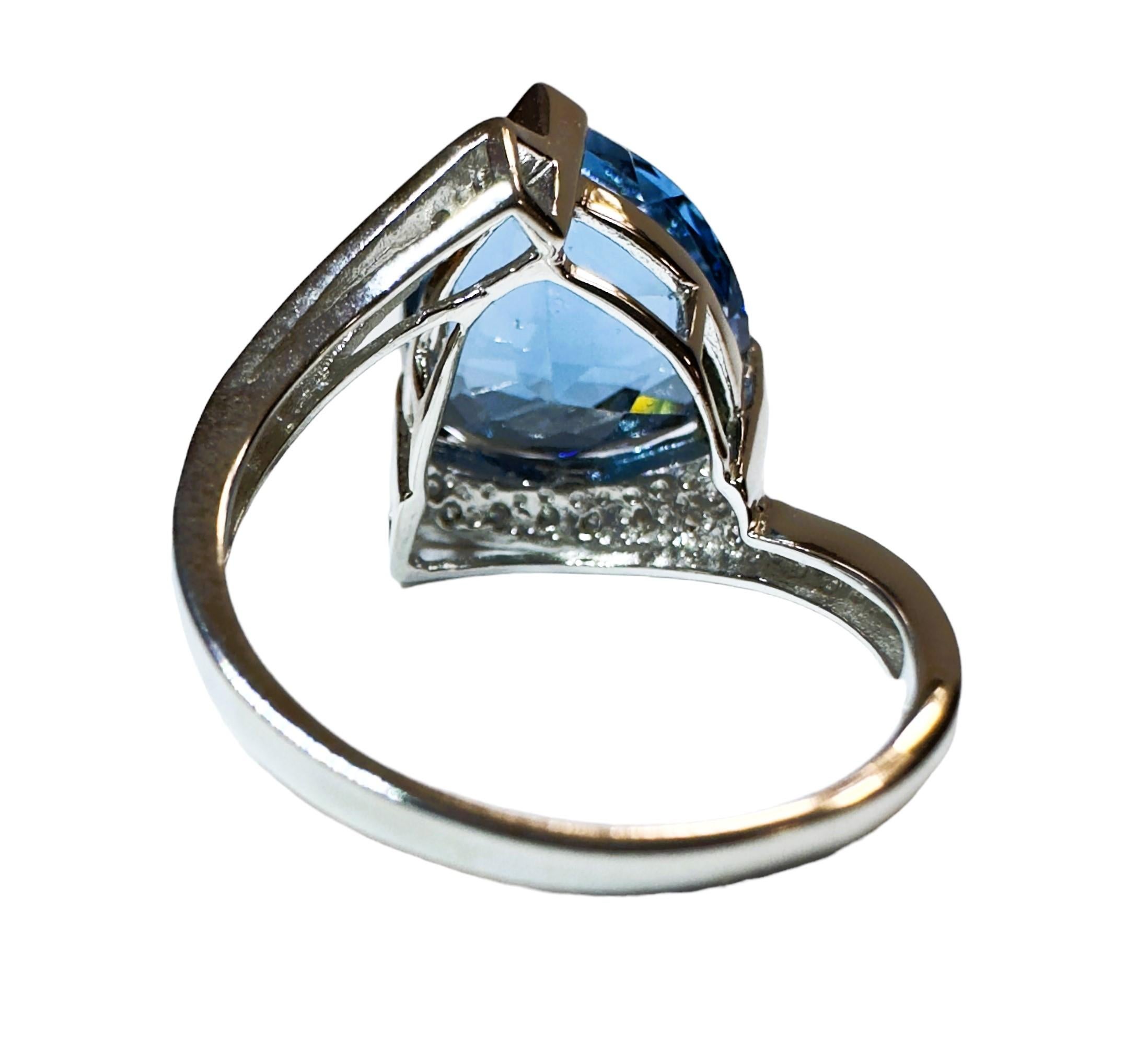 Trillion Cut New African 10.6 Ct Swiss Blue Topaz & White Sapphire Sterling Ring For Sale