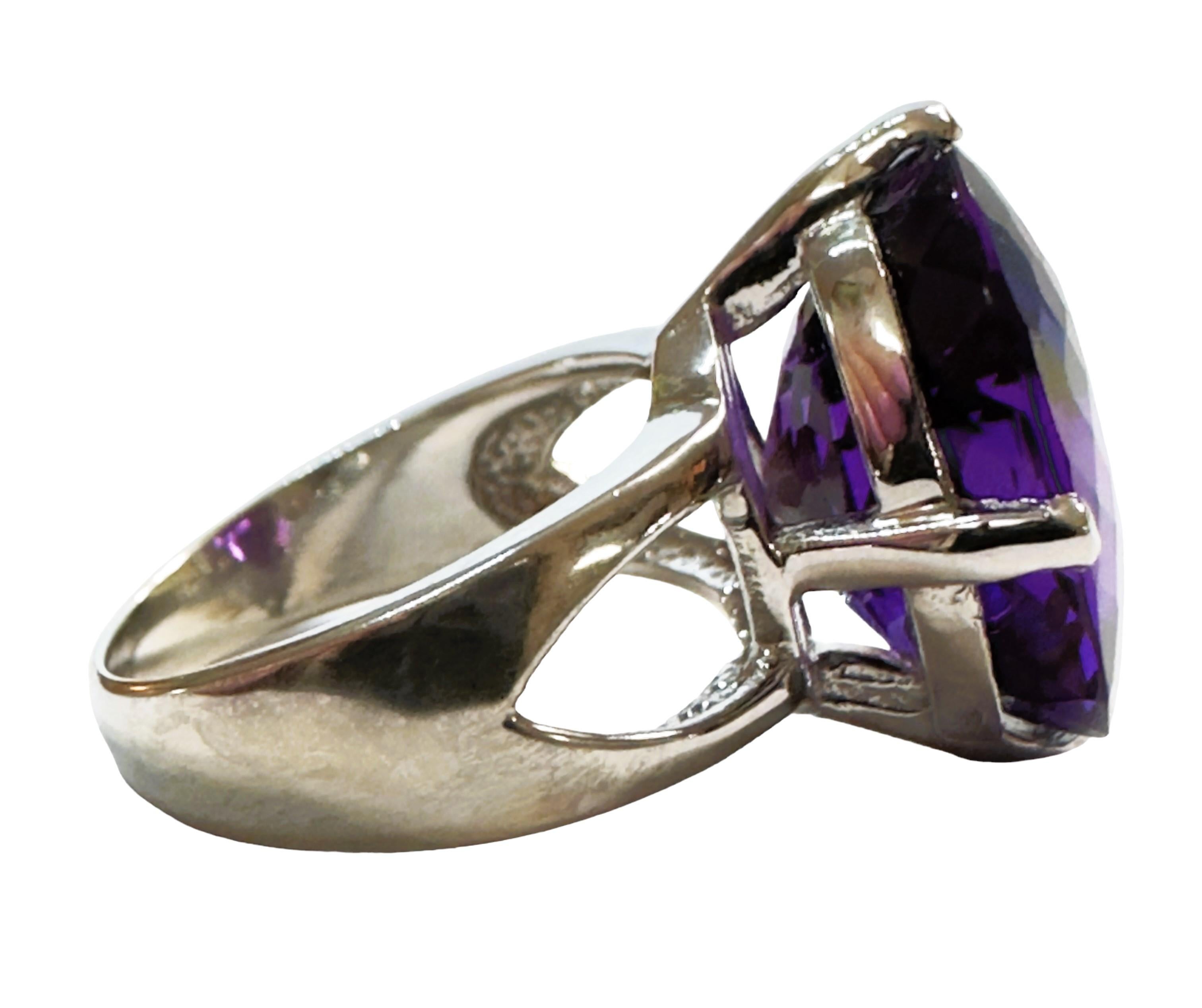 New African 11.80 Ct Purple Amethyst Sterling Ring Size 6.25 In New Condition For Sale In Eagan, MN