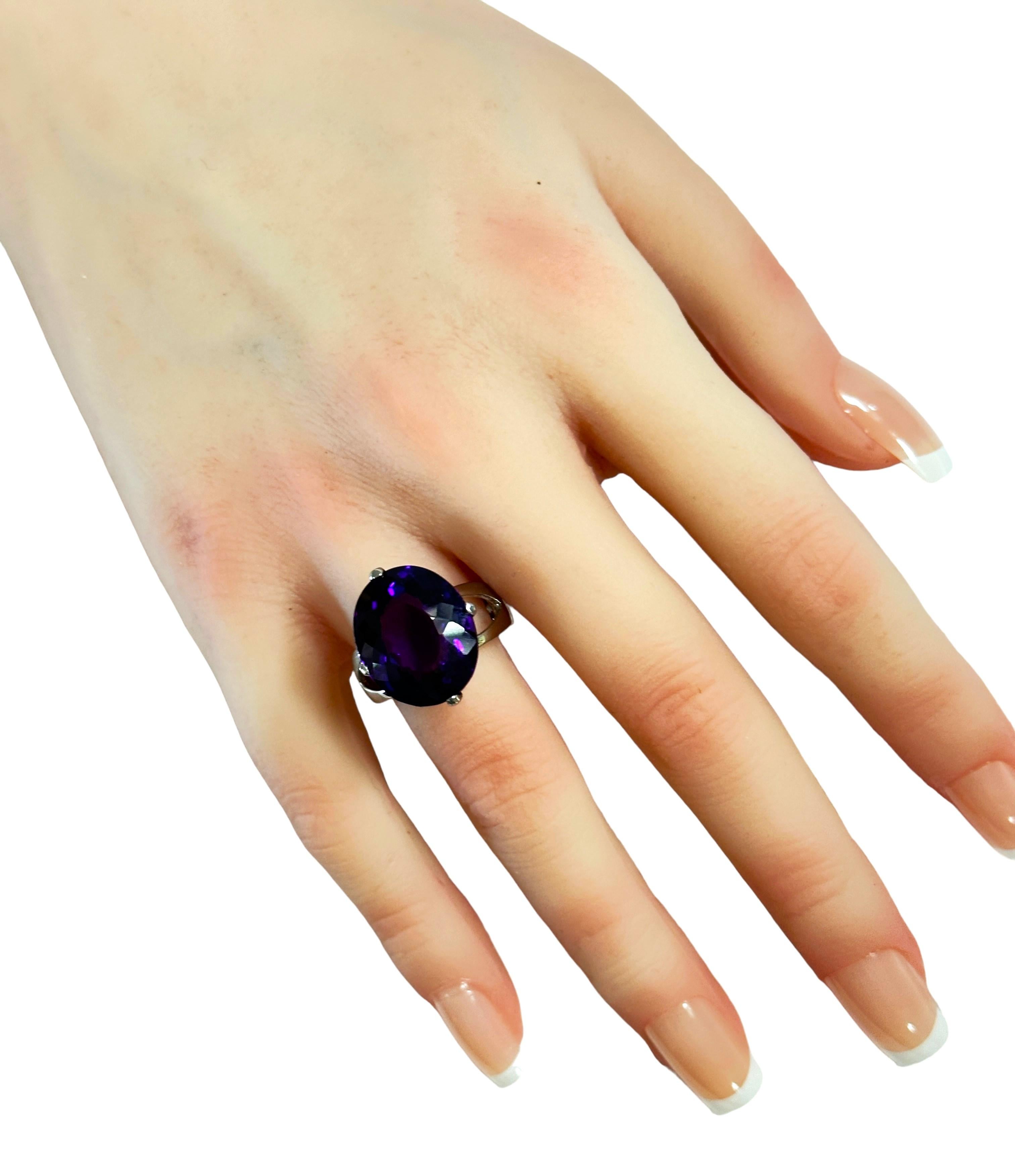 New African 11.80 Ct Purple Amethyst Sterling Ring Size 6.25 For Sale 1