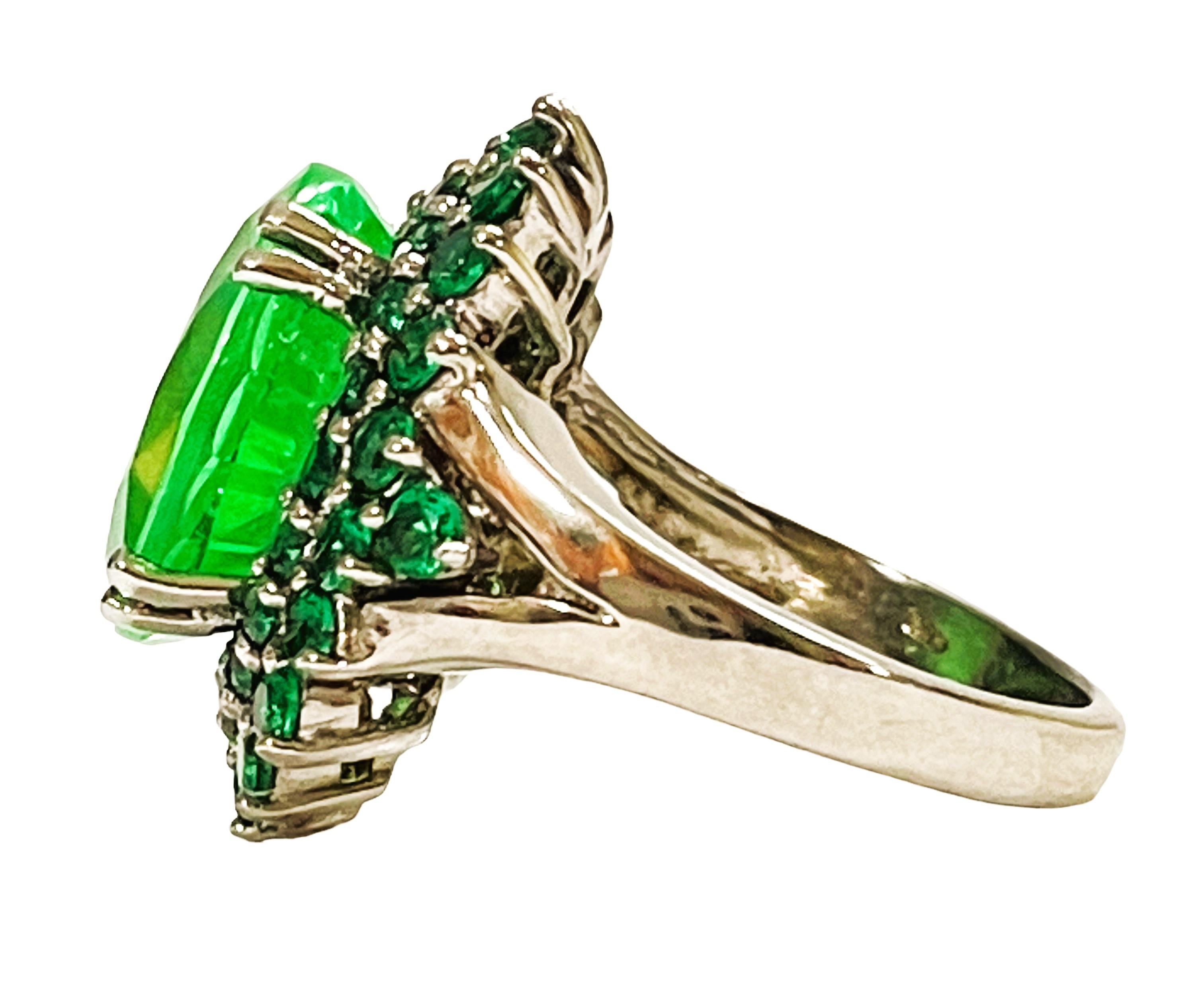 Oval Cut New African 11.9 Ct Emerald Green Garnet & Green Sapphire Sterling Ring
