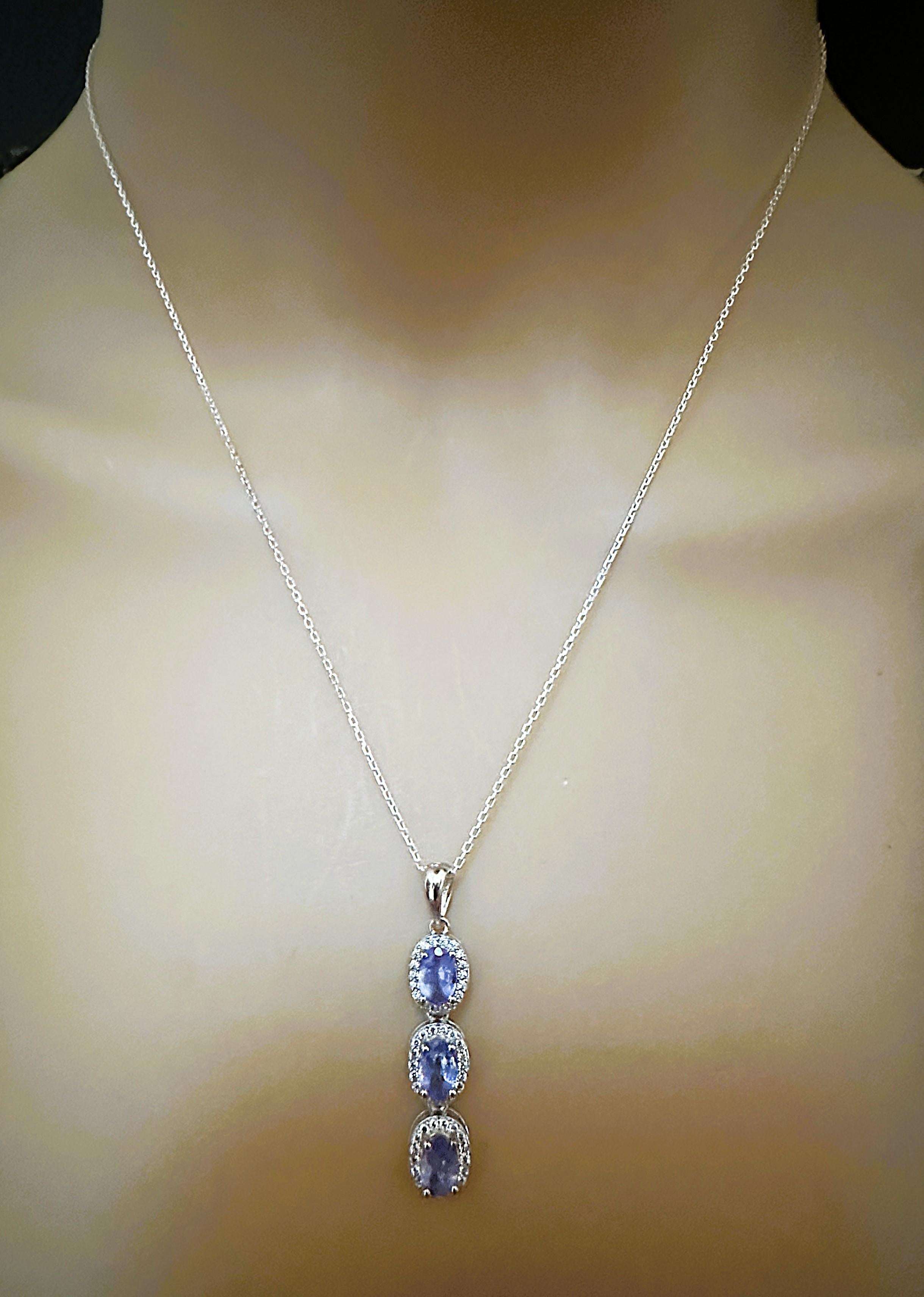 New African 1.30 ct 3-Stone Tanzanite Sapphire Sterling Pendant Necklace In New Condition In Eagan, MN