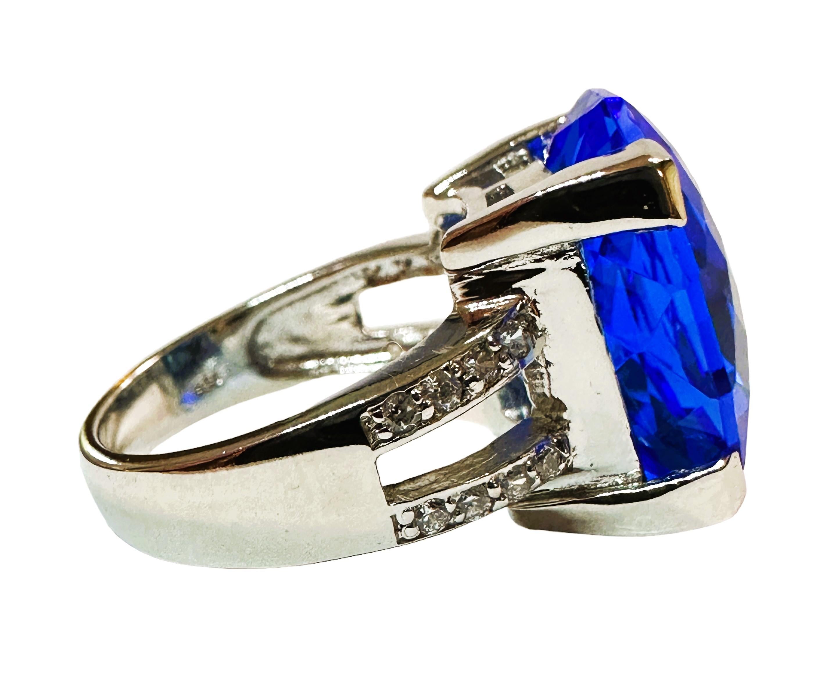 Afrikanischer 15.3 Karat Schweizer Blautopas & weißer Saphir Sterling-Ring, neu im Zustand „Neu“ in Eagan, MN