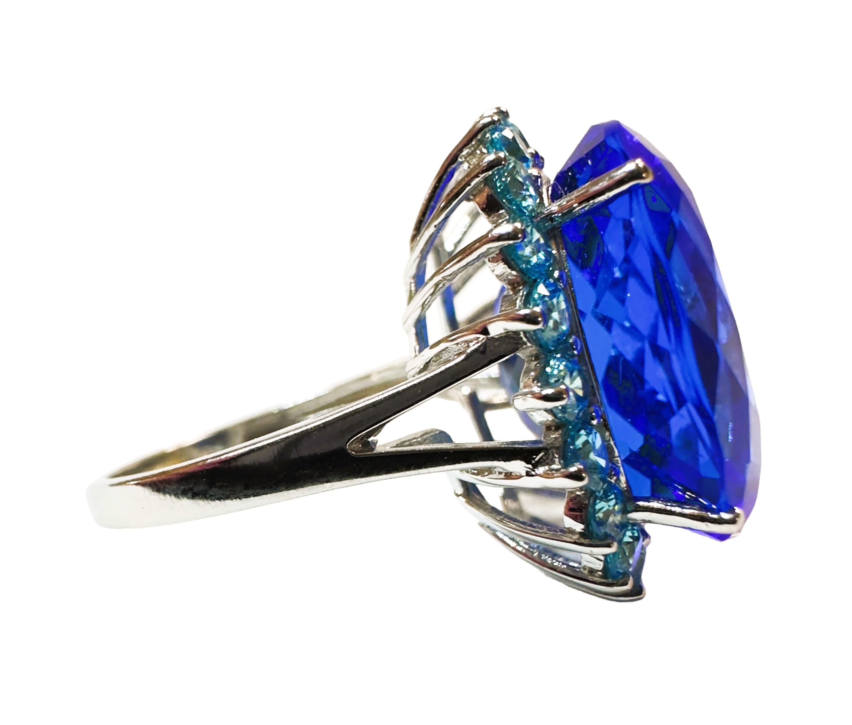 New African 15.90 Ct Swiss Blue Topaz & Aqua Sapphire Sterling Ring In New Condition For Sale In Eagan, MN