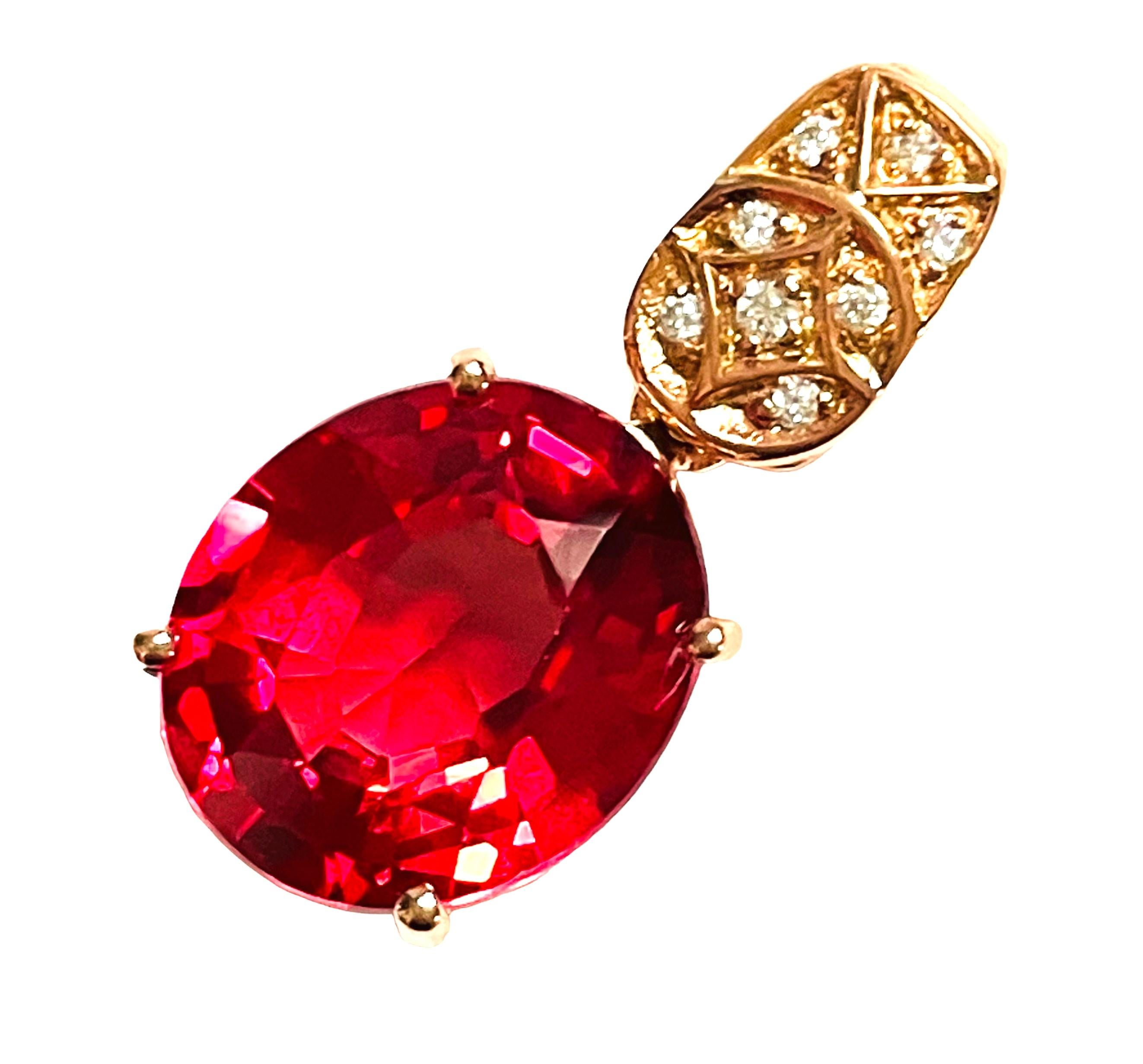 Neuer afrikanischer 17,42 Karat rosa orangefarbener Padparadscha & Sapp vergoldeter Sterling-Anhänger (Art déco)