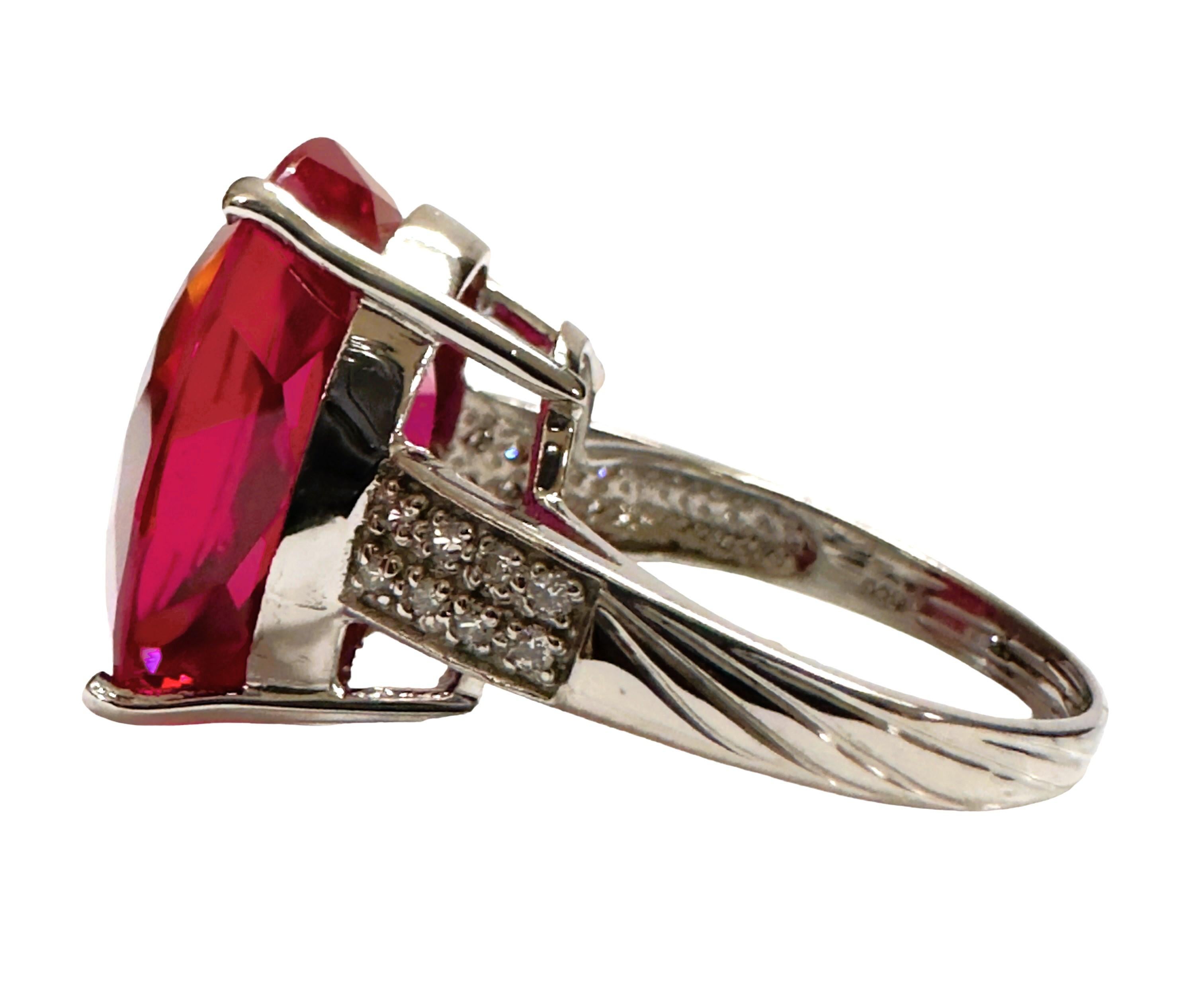 Afrikanischer Sterling-Ring, 19.10 Karat Beerenroter & Weißer Saphir, afrikanisch (Art déco)