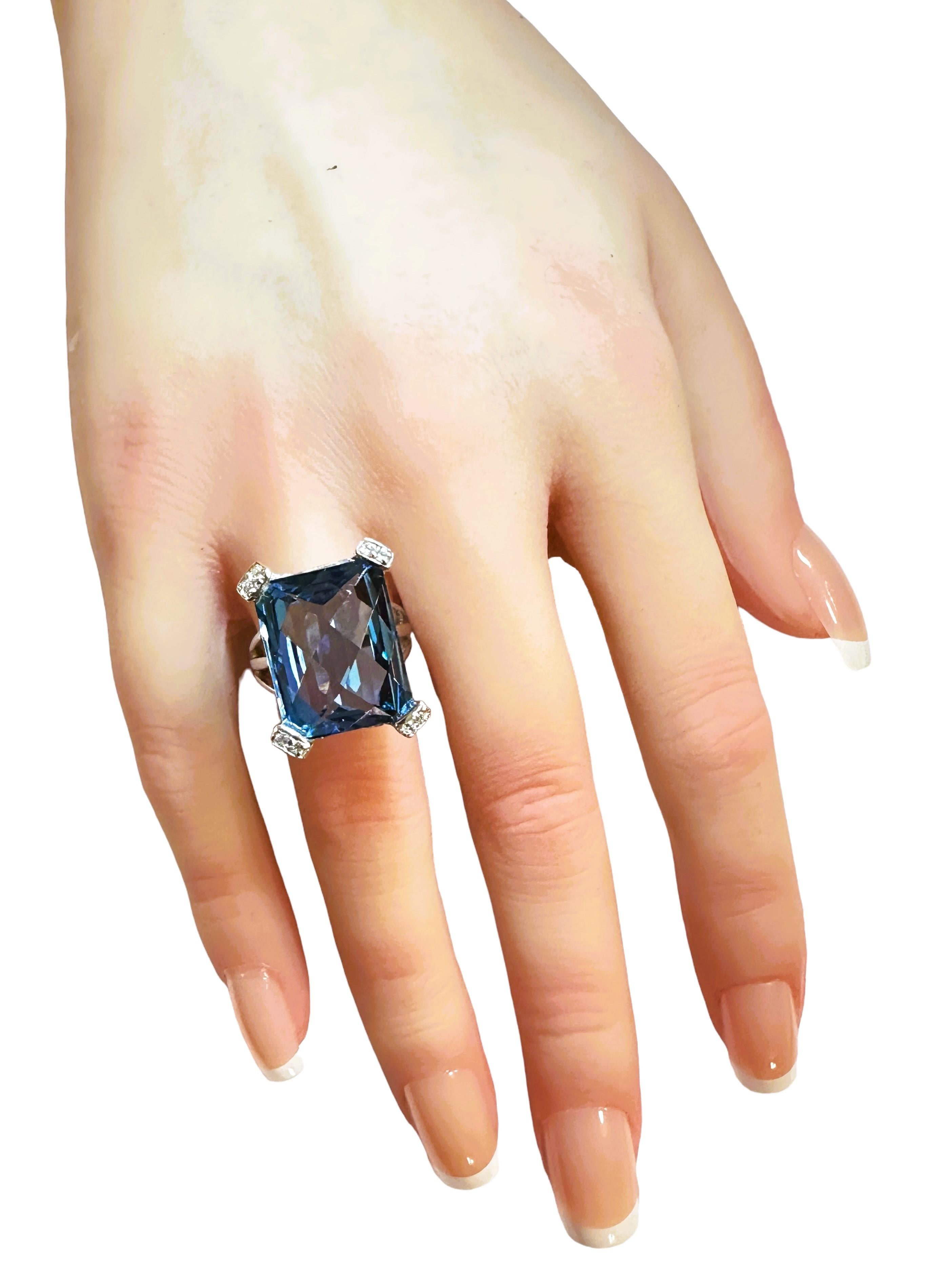Afrikanischer 20,5 Karat Londoner Blauer Topas & weißer Saphir Sterling-Ring, neu, afrikanisch im Zustand „Neu“ in Eagan, MN