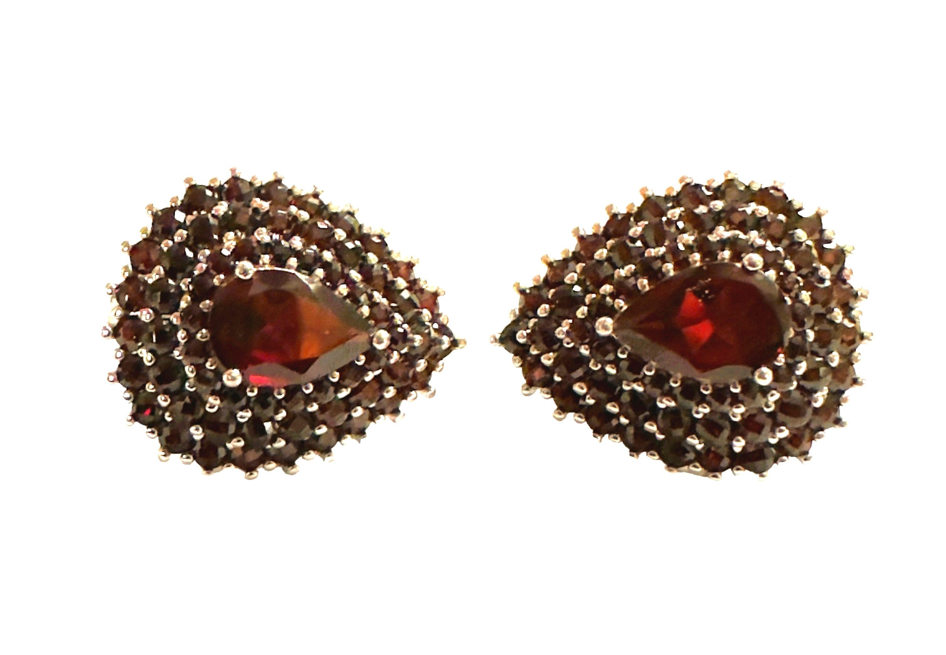 New African 2.66 Carat Mozambique Red Garnet Sterling Earrings Pour femmes en vente