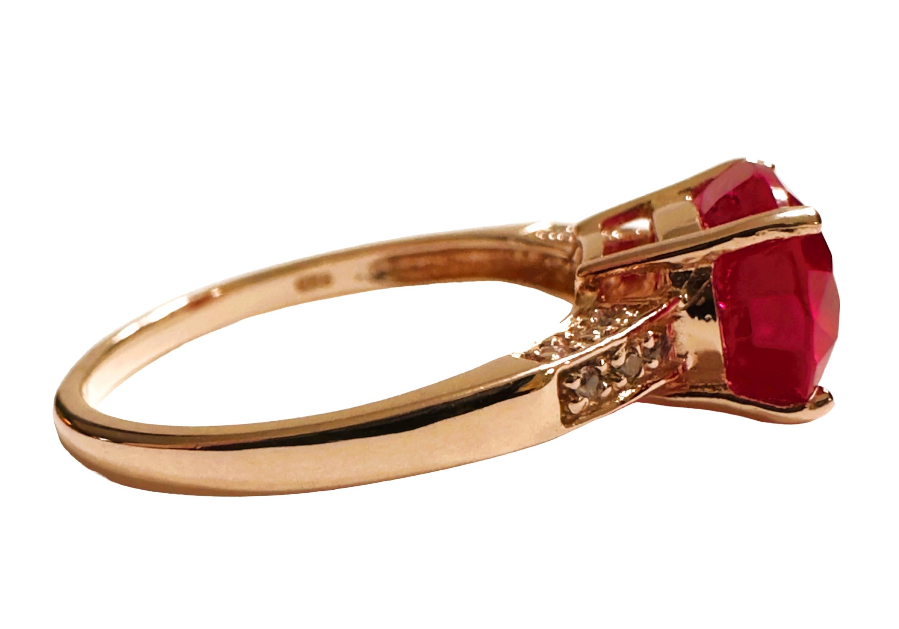 Neu Afrikanischer 3,70 Karat Rosa-Roter Saphir Rose Vergoldeter Sterling Ring im Zustand „Neu“ in Eagan, MN
