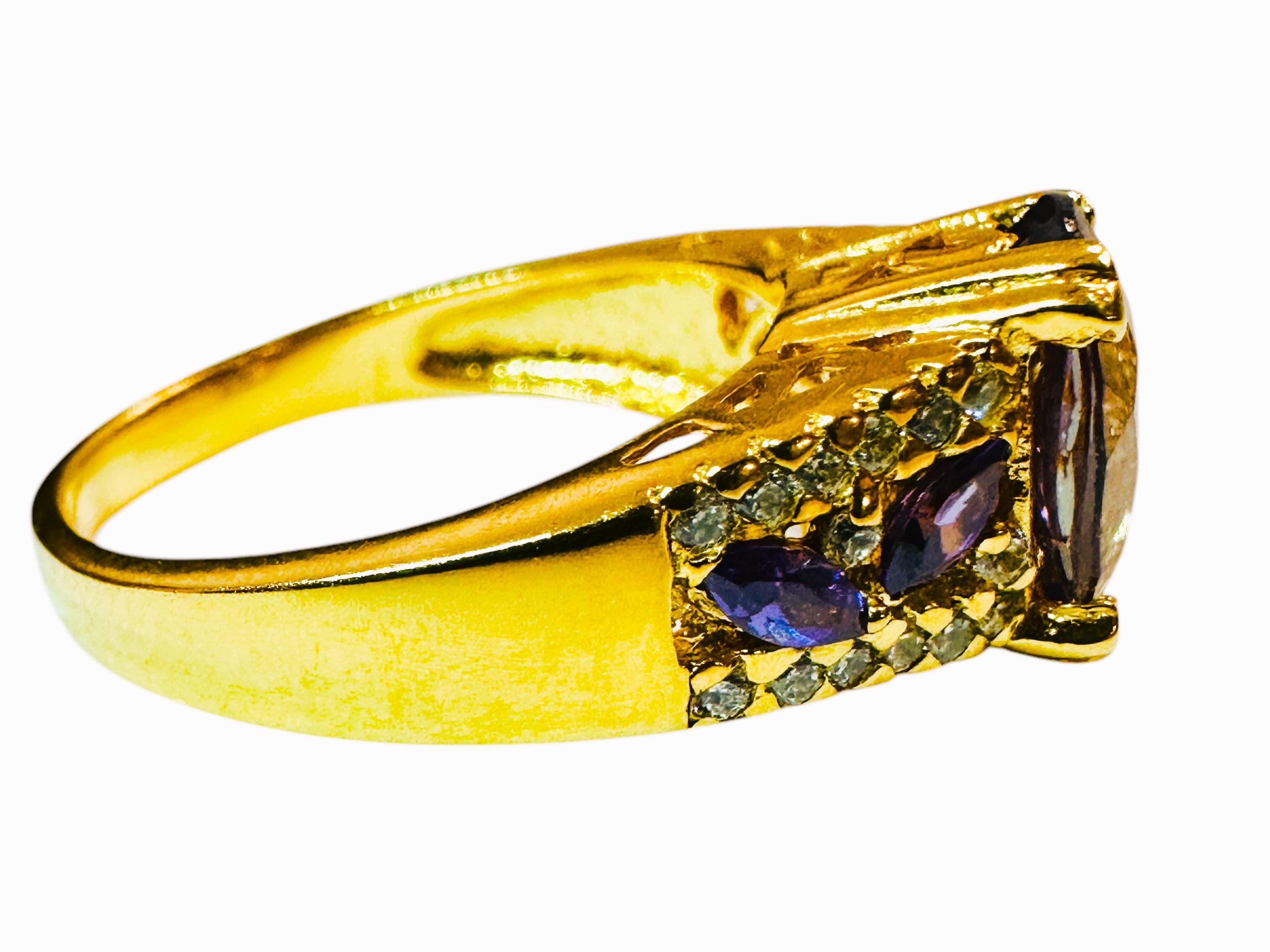 Taglio ovale New 3.9 Carat Blue Purp Sapphire & Diamond Cut Sapphire R Gold Sterling Ring in vendita