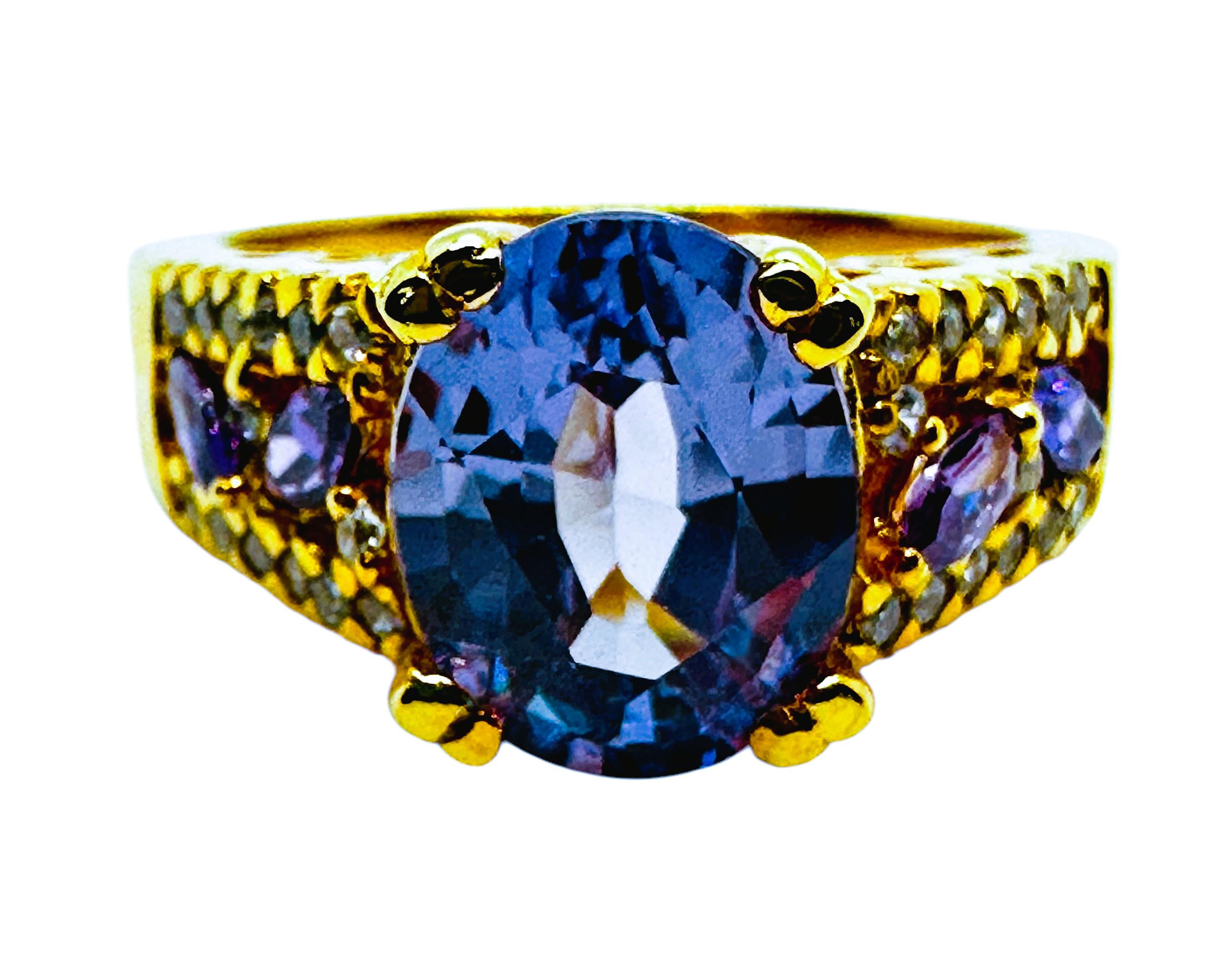 New 3.9 Carat Blue Purp Sapphire & Diamond Cut Sapphire R Gold Sterling Ring in vendita 2