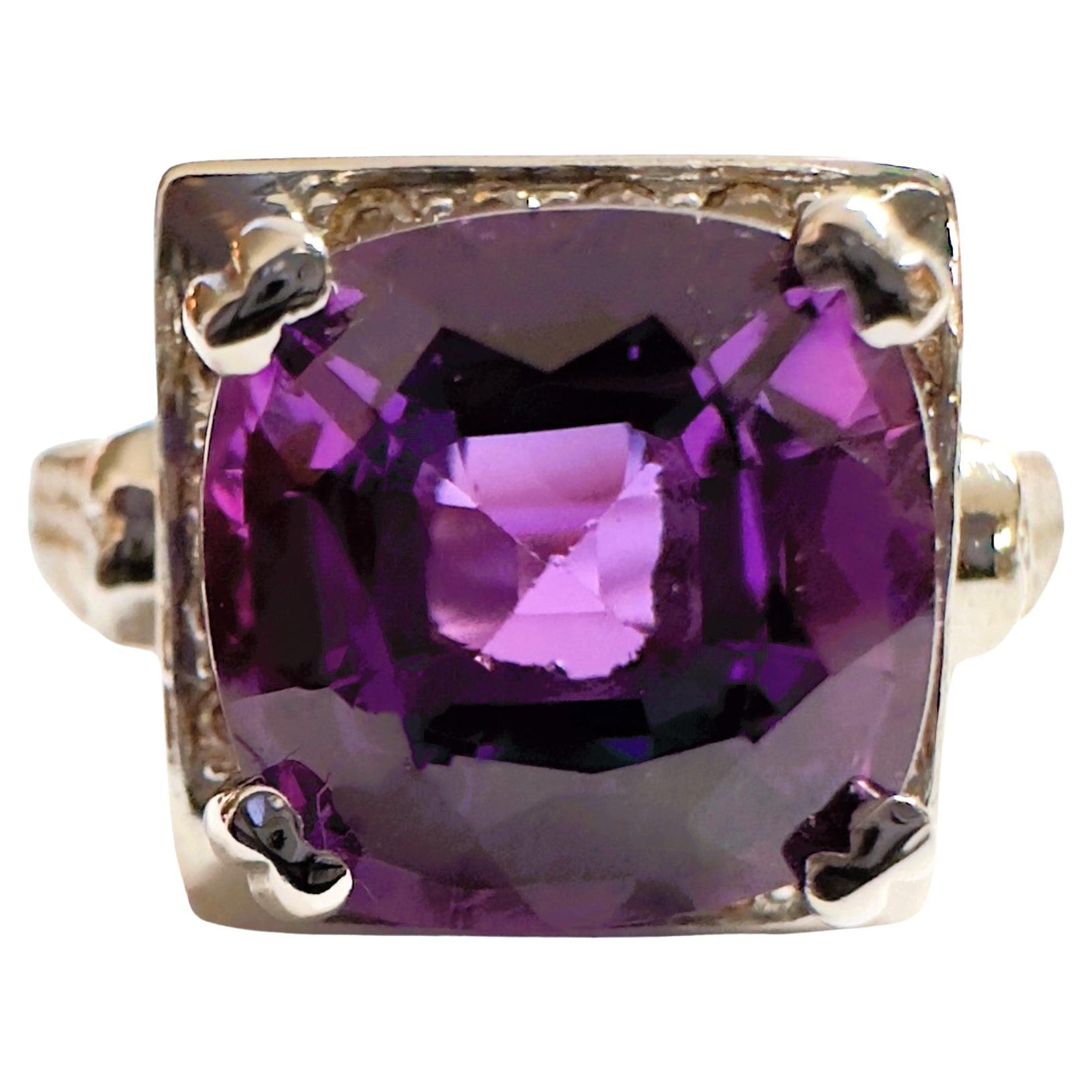New African 3.90 Ct Blue Purple & Champagne Sapphire Sterling Ring For Sale