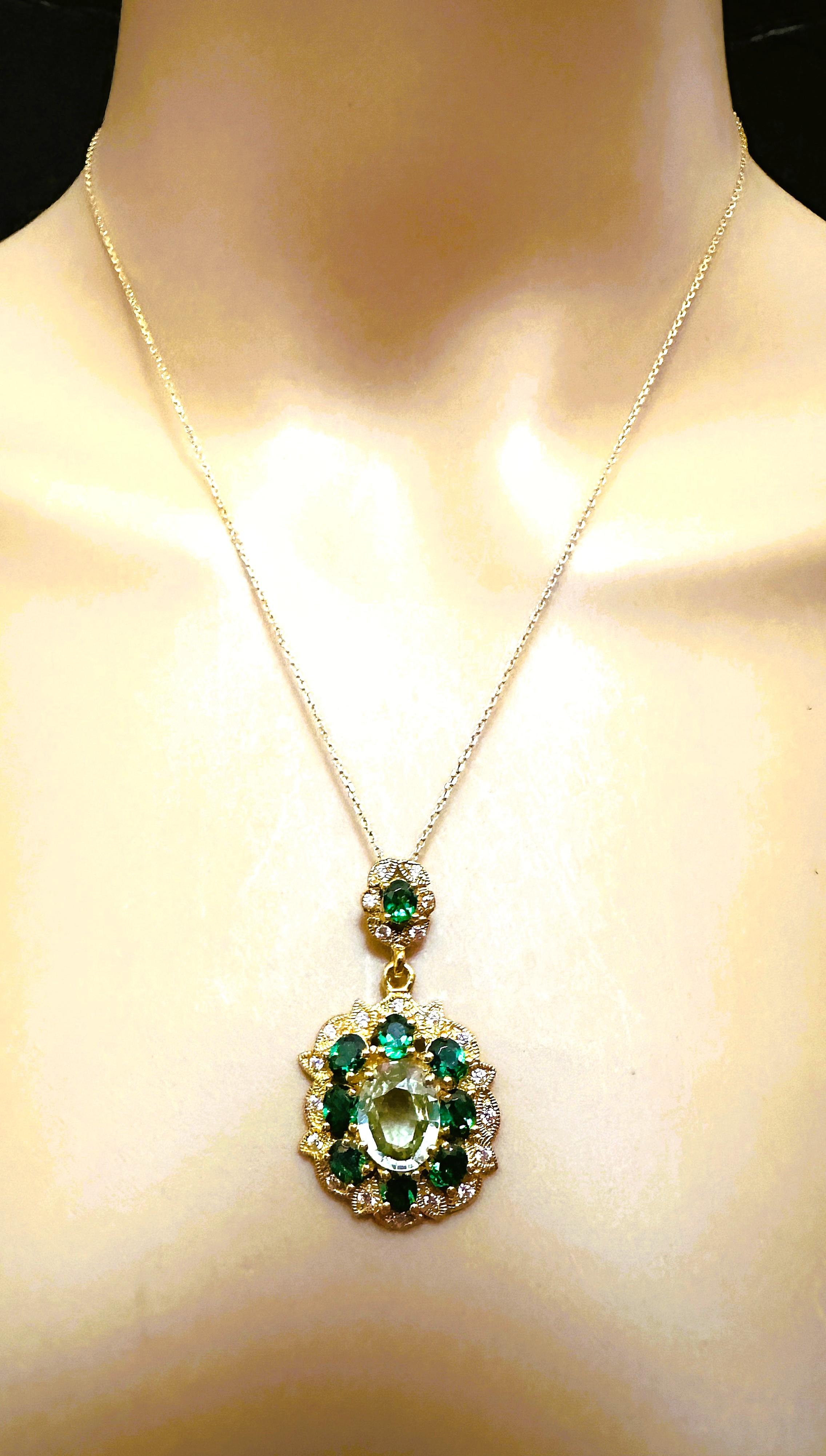 New African 4.12 ct Lt Green Peridot & Tsavorite YGold Plated Sterling Necklace For Sale 3