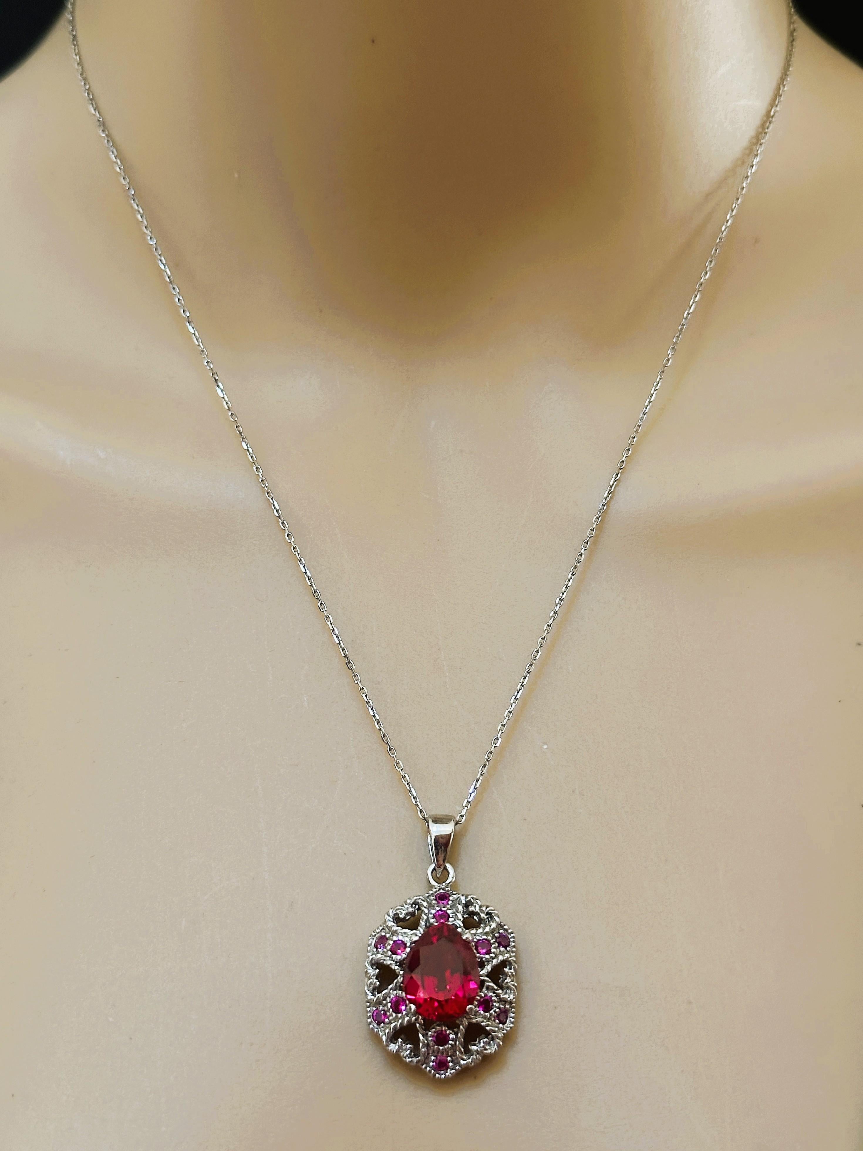 Art Deco New African 4.50 ct Pear Cut Red Sapphire Sterling Pendant Necklace For Sale
