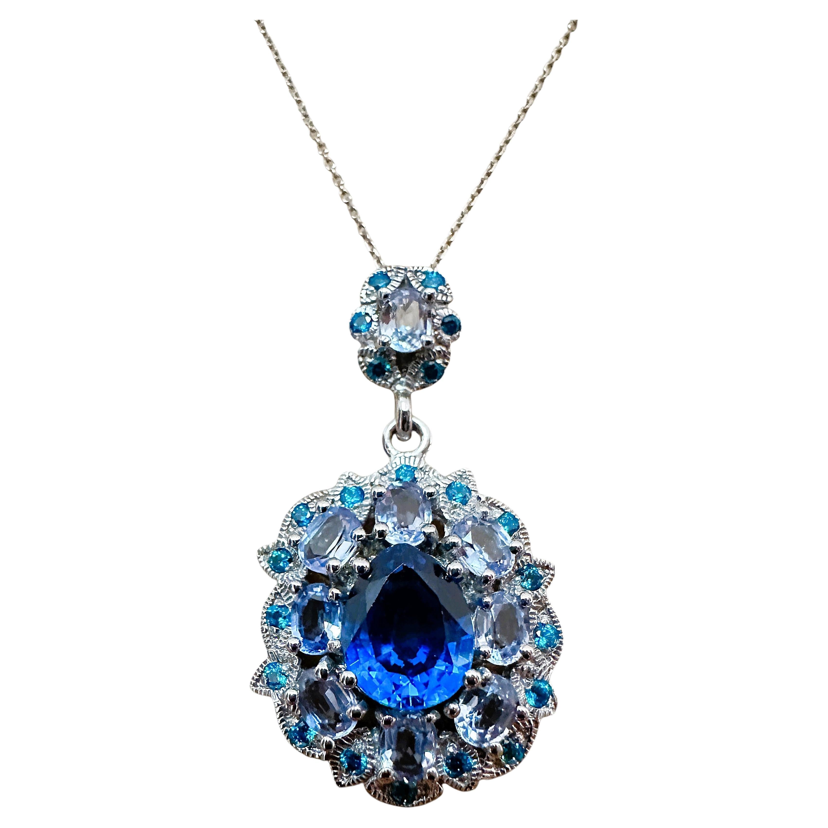 New African 5.12 ct Blue Topaz & Paraiba Blue Sterling Anhänger Halskette im Angebot