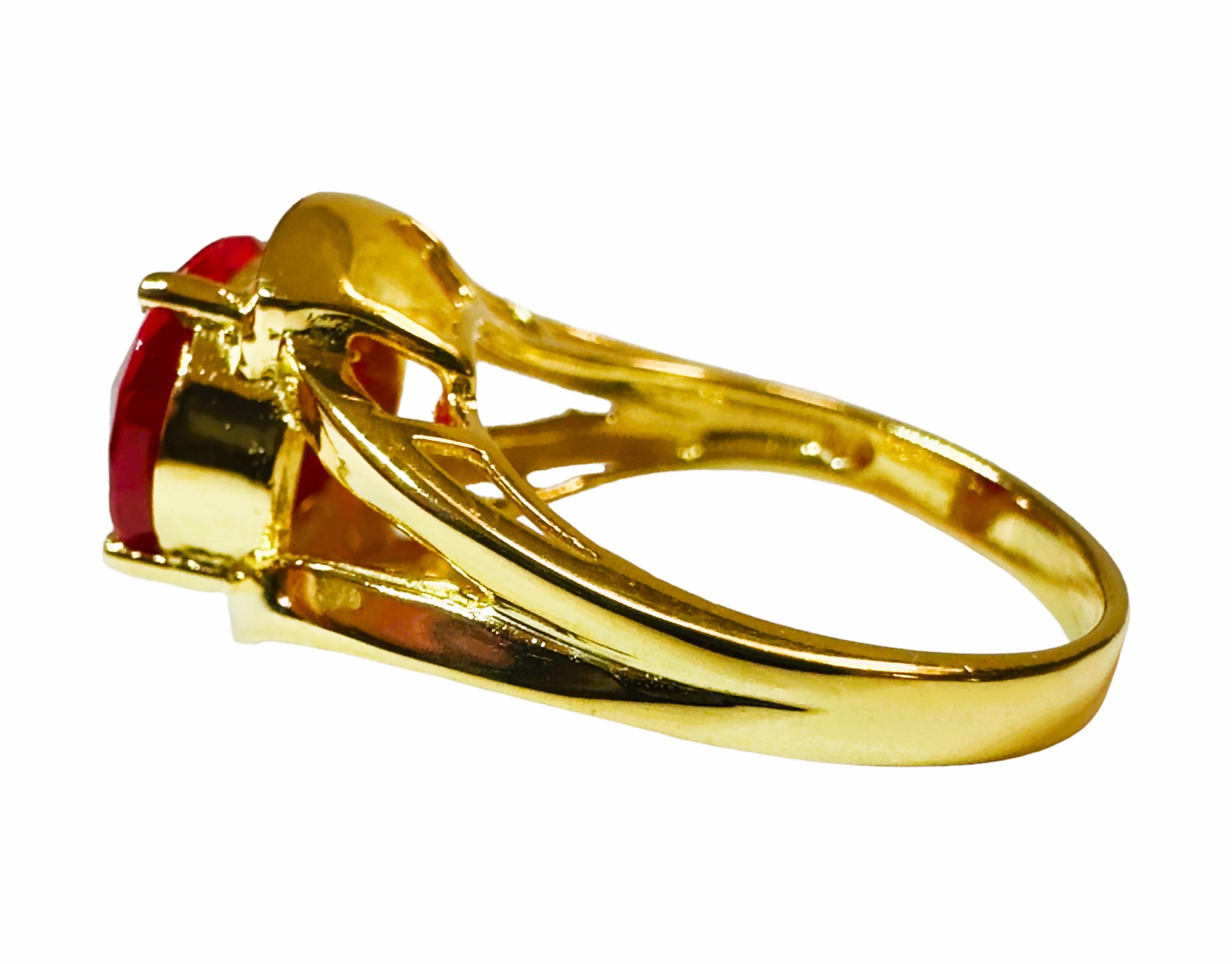 New African 5.80 Ct Pinkish Red Sapphire Gelb Gold Plated Sterling Ring (Art déco)