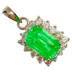 New African 6.20 Ct Green Apple & White Sapphire Sterling Pendant