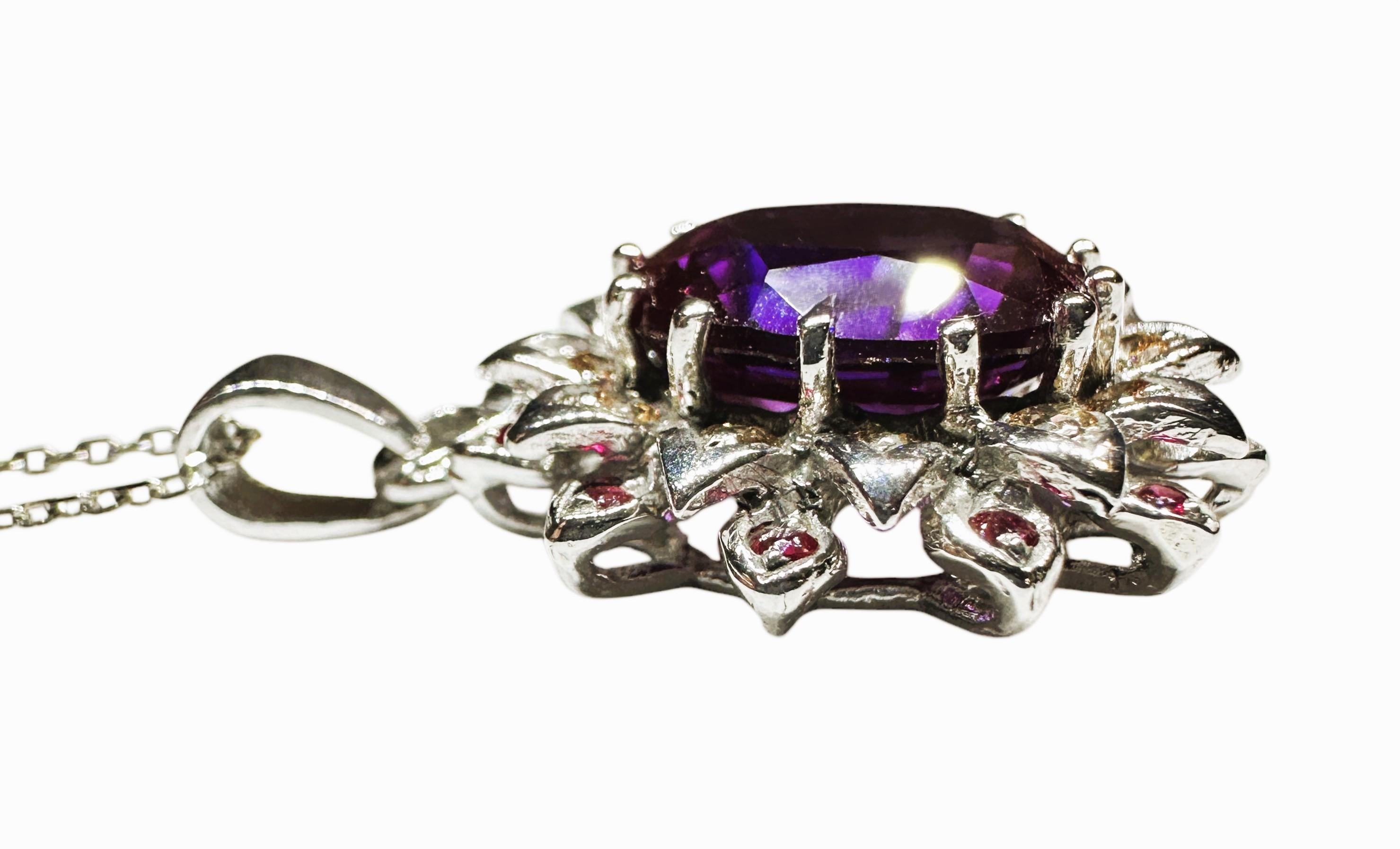 New African 6.25 ct Blue/Purple & Champagne & Purple Sapphire Sterling Necklace For Sale 1