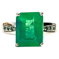 New African 6.70 Carat Emerald Green Garnet Sapphire 
Tsavorite Sterling Ring