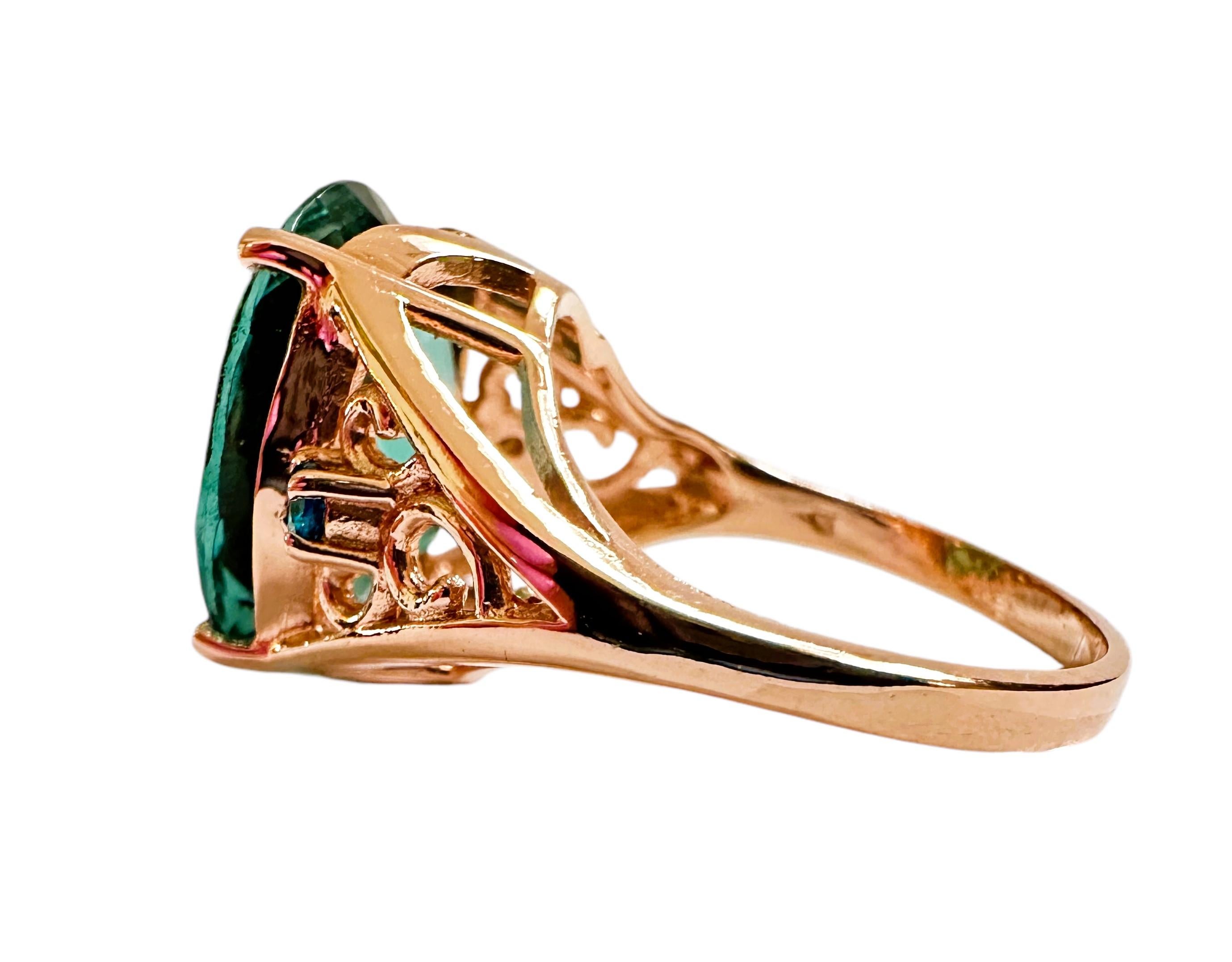 Neuer afrikanischer 7,1 Karat blauer, grüner Turmalin & Saphir, vergoldeter Sterling-Ring (Art déco)