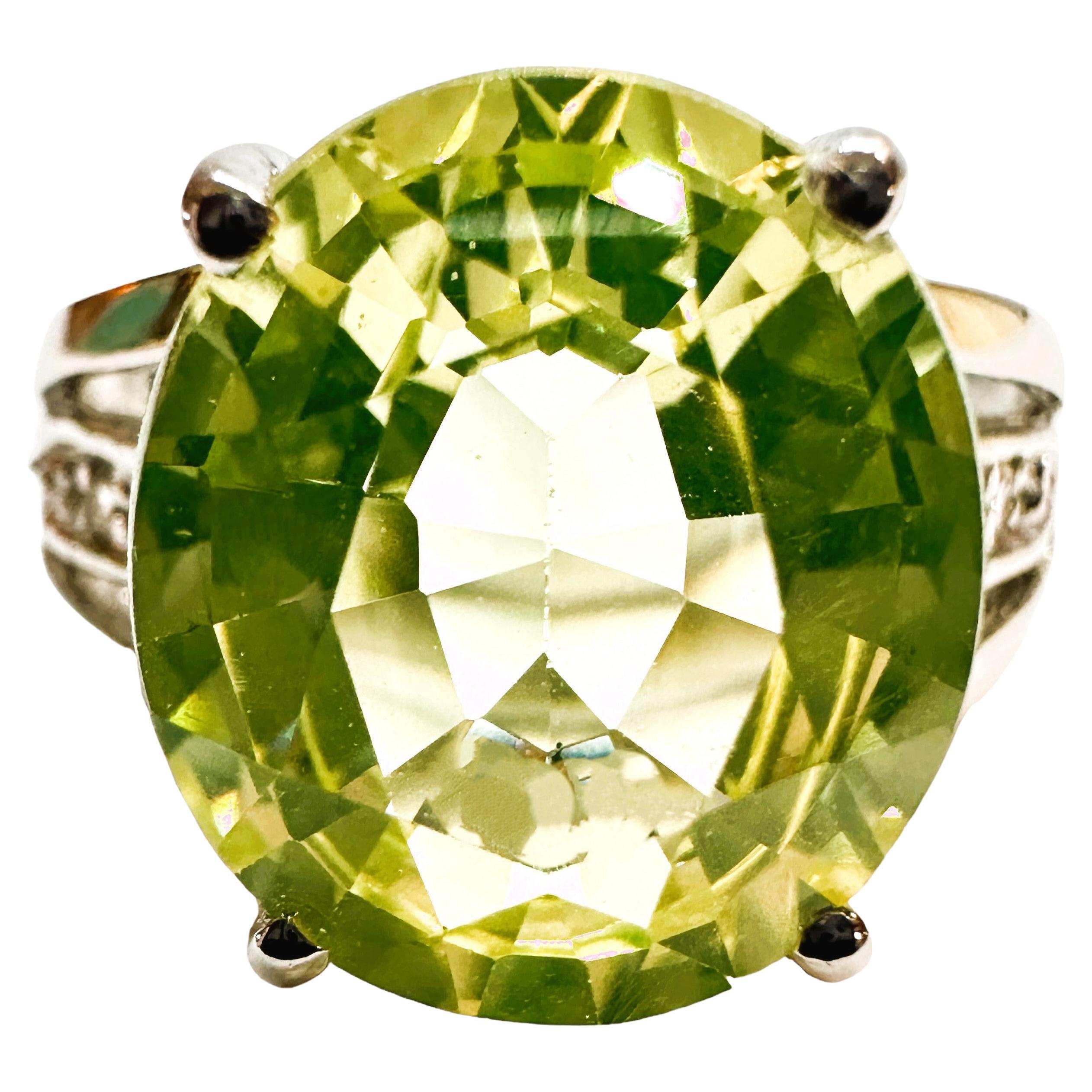 New African 7.40 ct Peridot & White Sapphire Sterling Ring For Sale