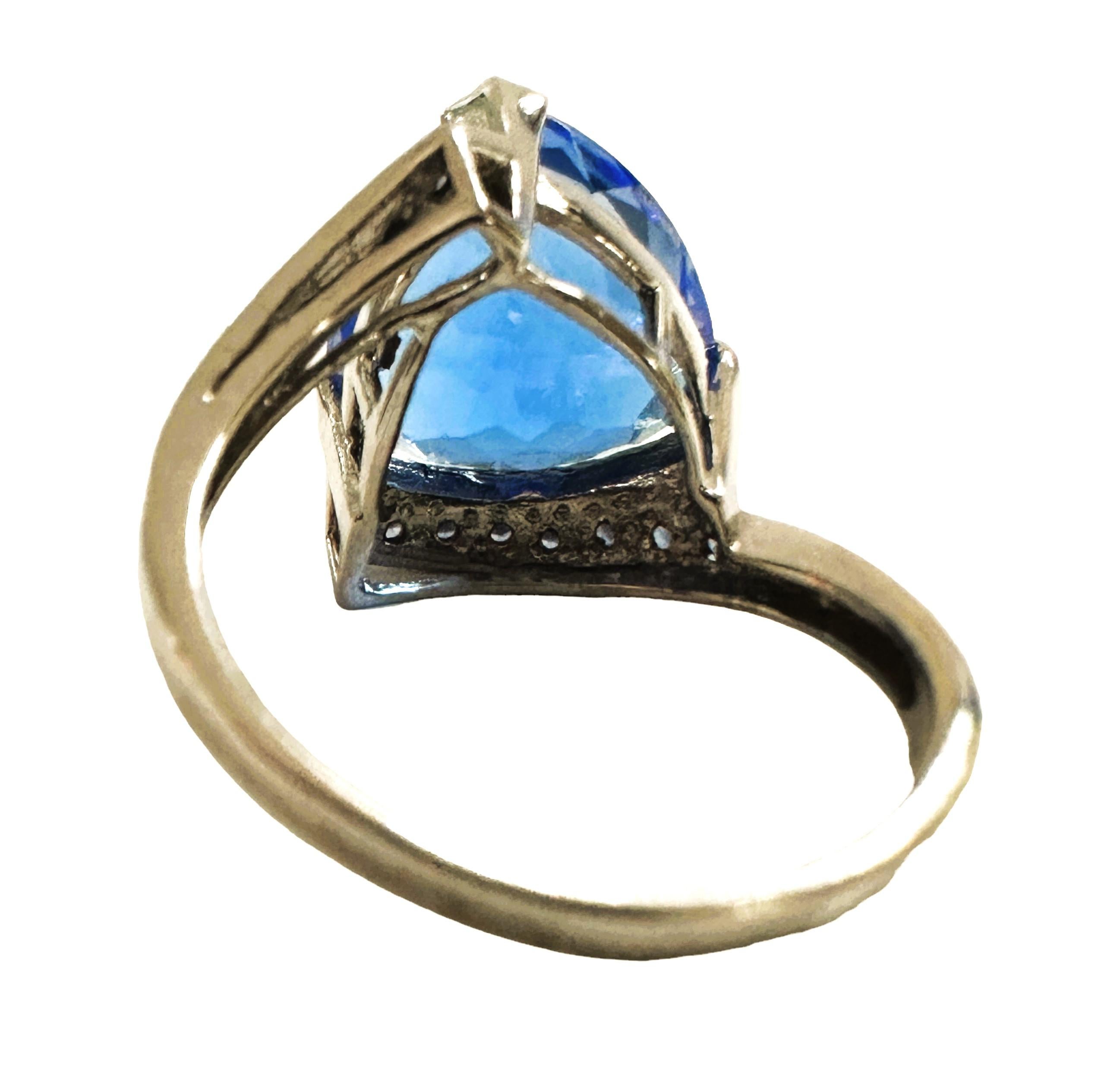 Afrikanischer 7,90 Karat Schweizer Blautopas & blauer Saphir Sterling-Ring, Afrika (Art déco)
