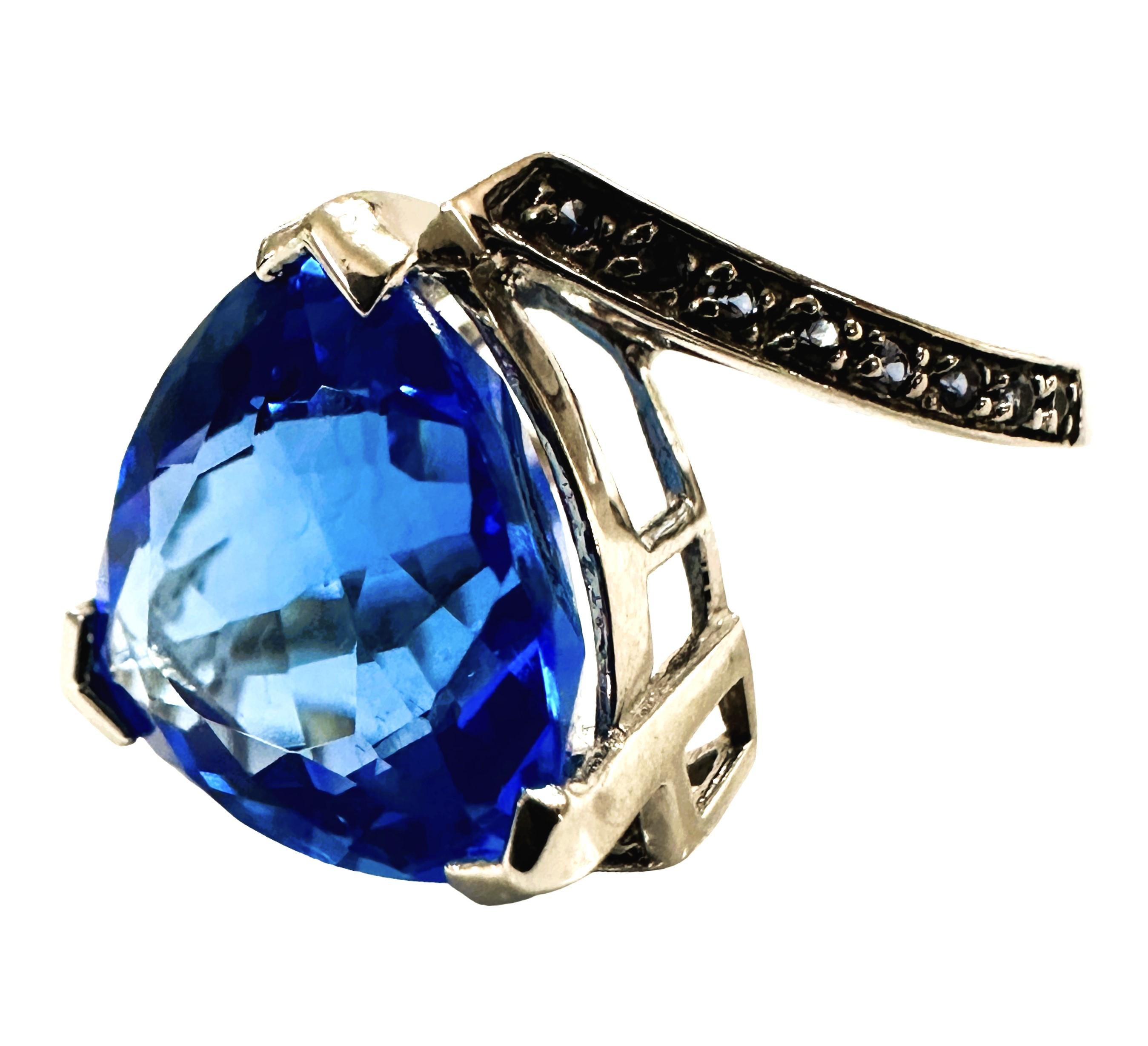 Afrikanischer 7,90 Karat Schweizer Blautopas & blauer Saphir Sterling-Ring, Afrika im Zustand „Neu“ in Eagan, MN