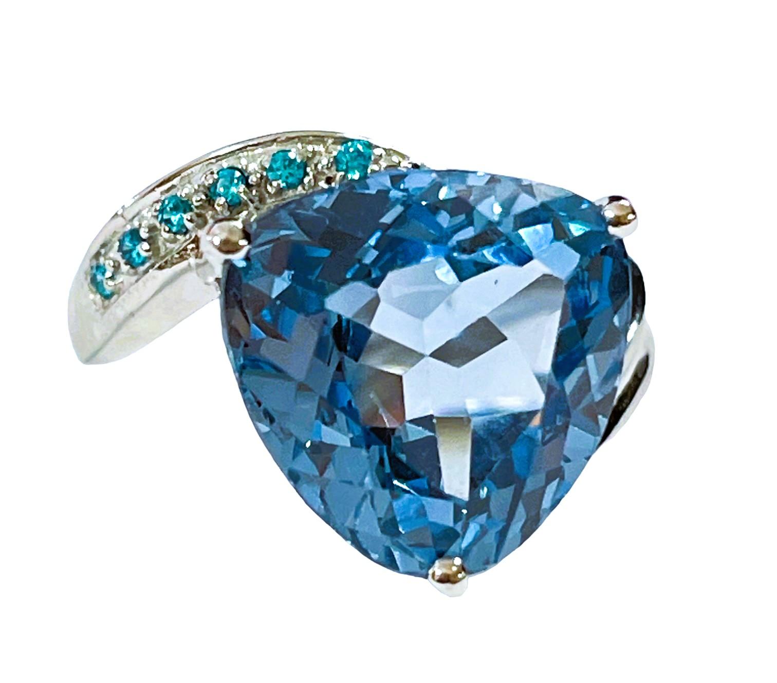 Afrikanischer 8.10 Karat Schweizer Blautopas und Paraiba-Blauer Apatit Sterling-Ring (Art déco)