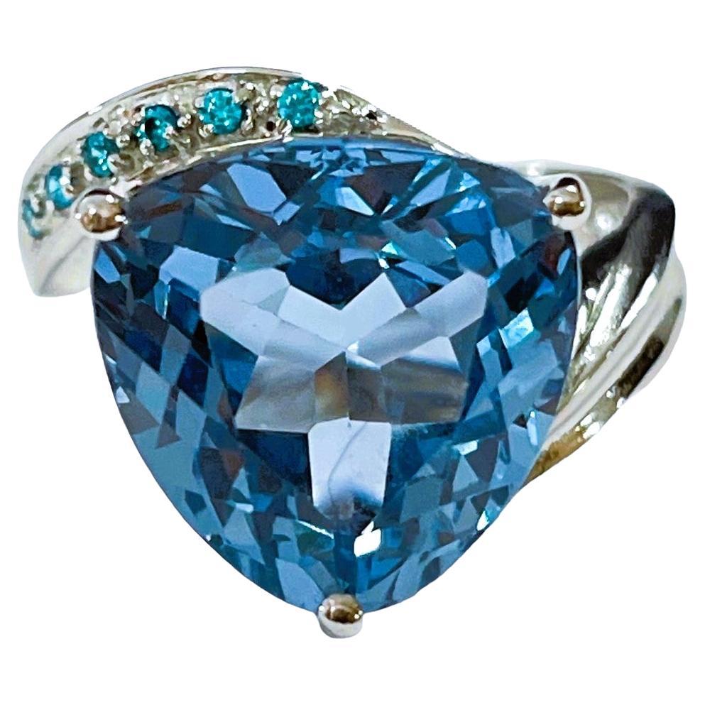 Afrikanischer 8.10 Karat Schweizer Blautopas und Paraiba-Blauer Apatit Sterling-Ring