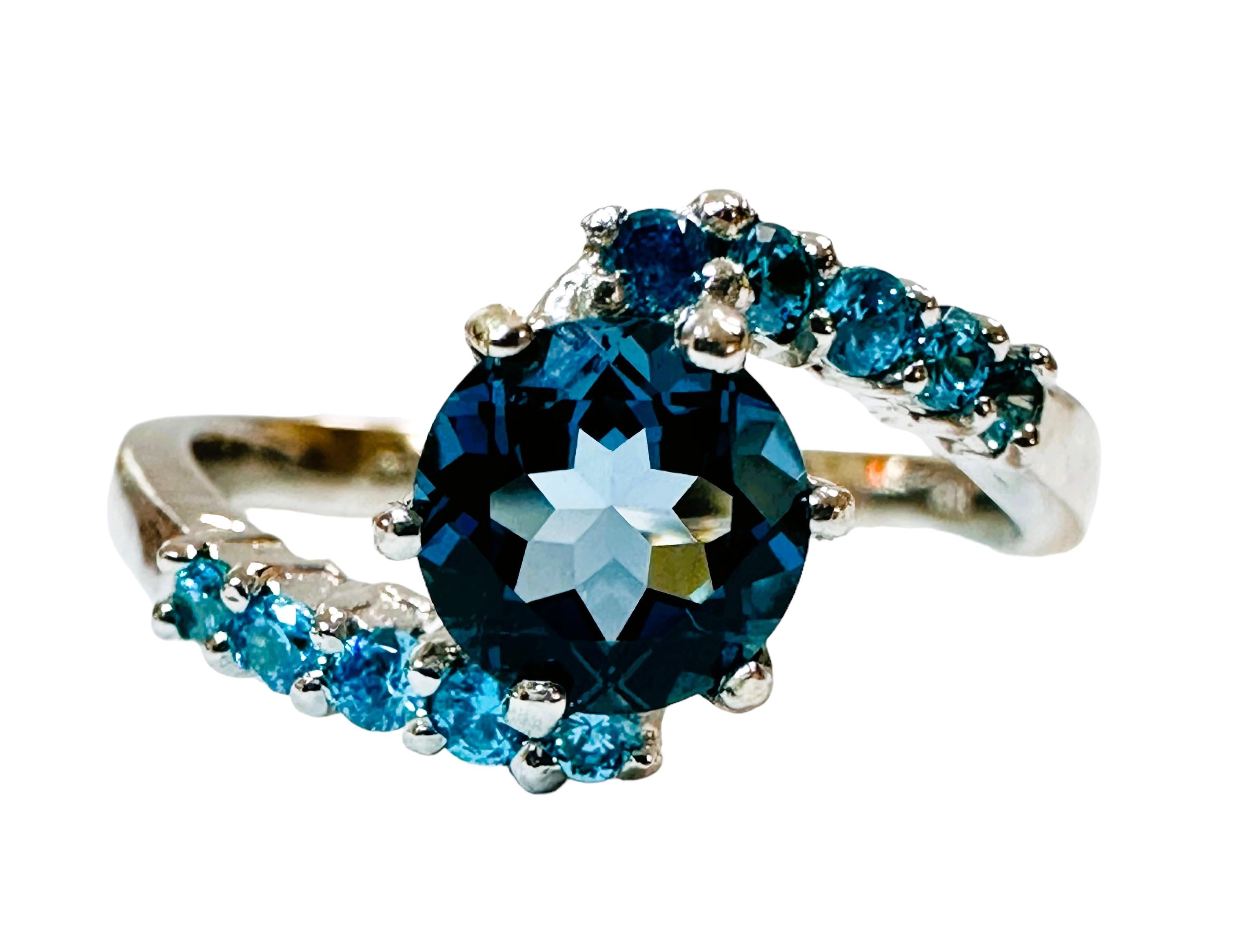 Neuer afrikanischer Sterling-Ring,85 Karat Londoner Blauer Topas & blauer Saphir (Rundschliff)