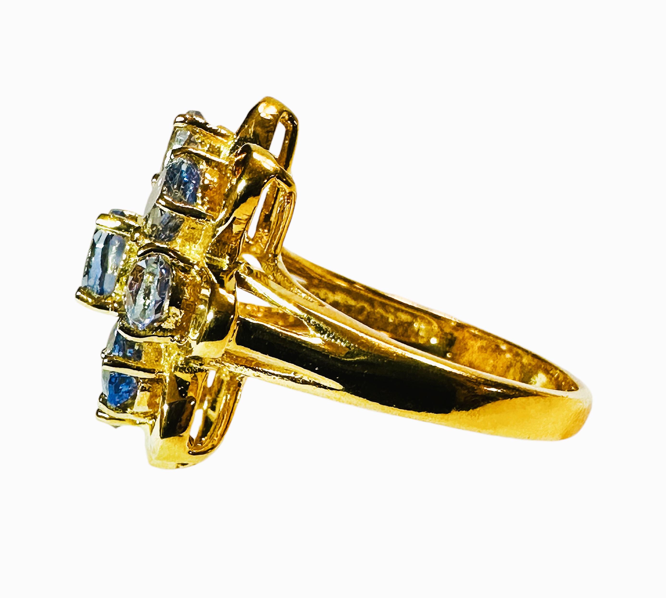 Nuevo anillo africano de 9 piedras de zafiro azul aciano de 4,9 quilates y chapado en oro Art Decó en venta