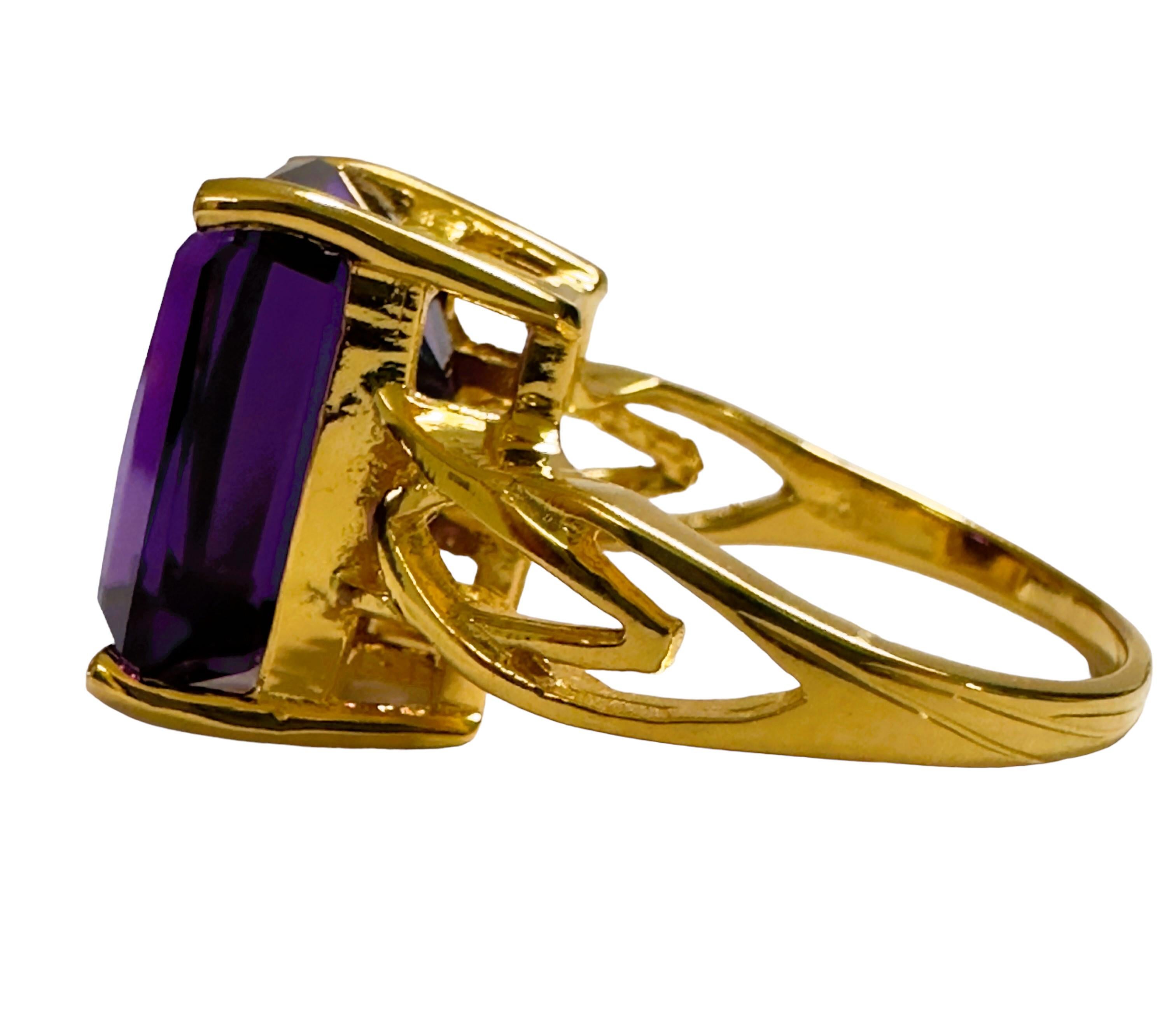 Art Deco New African 9.40 Ct Blue Purple Color Chang Sapphire YGold Plated Sterling Ring For Sale