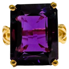 New African 9.40 Ct Blue Purple Color Chang Sapphire YGold Plated Sterling Ring