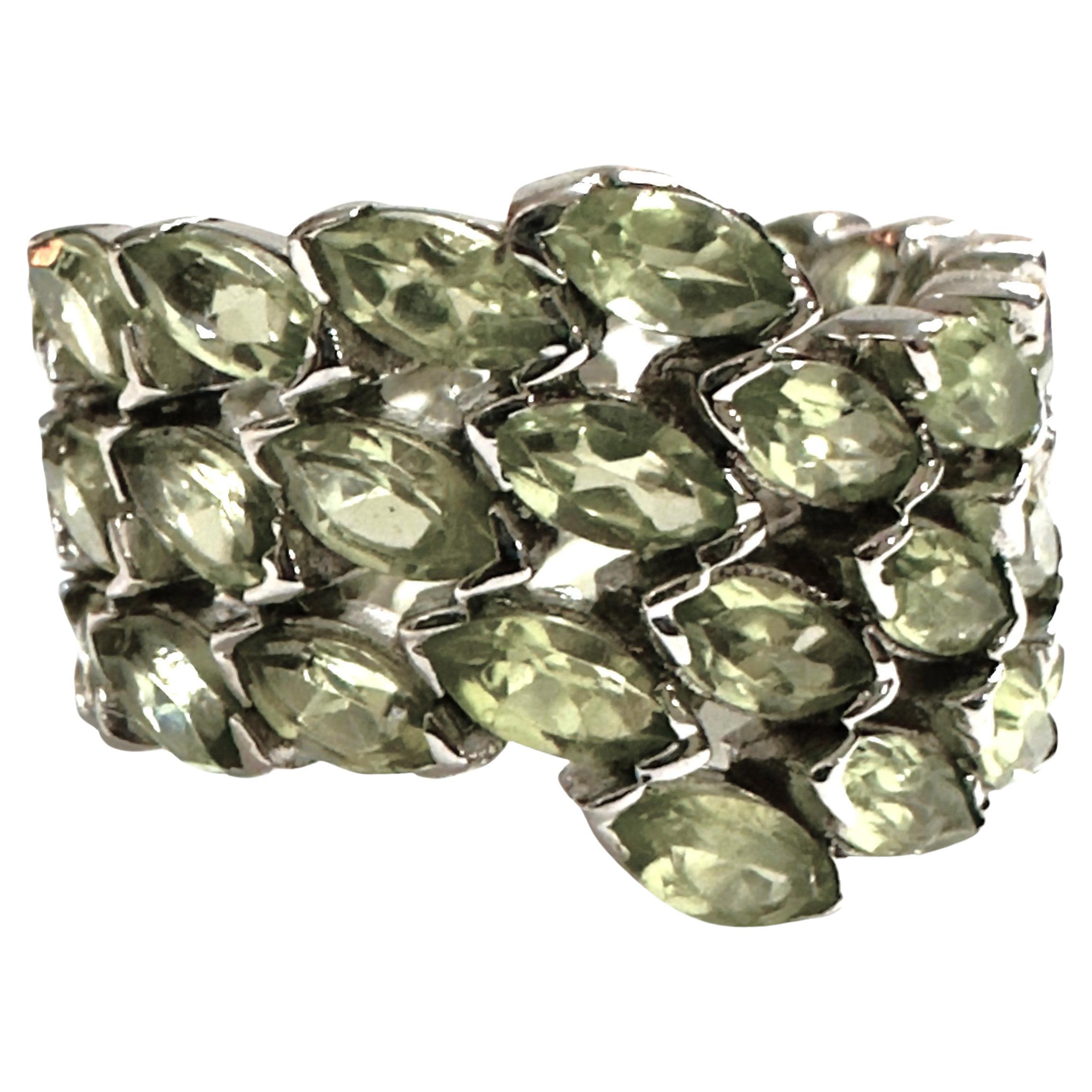 New African IF 22-Stone Light Green Sapphire Infinity Sterling Ring Size 7.25 For Sale