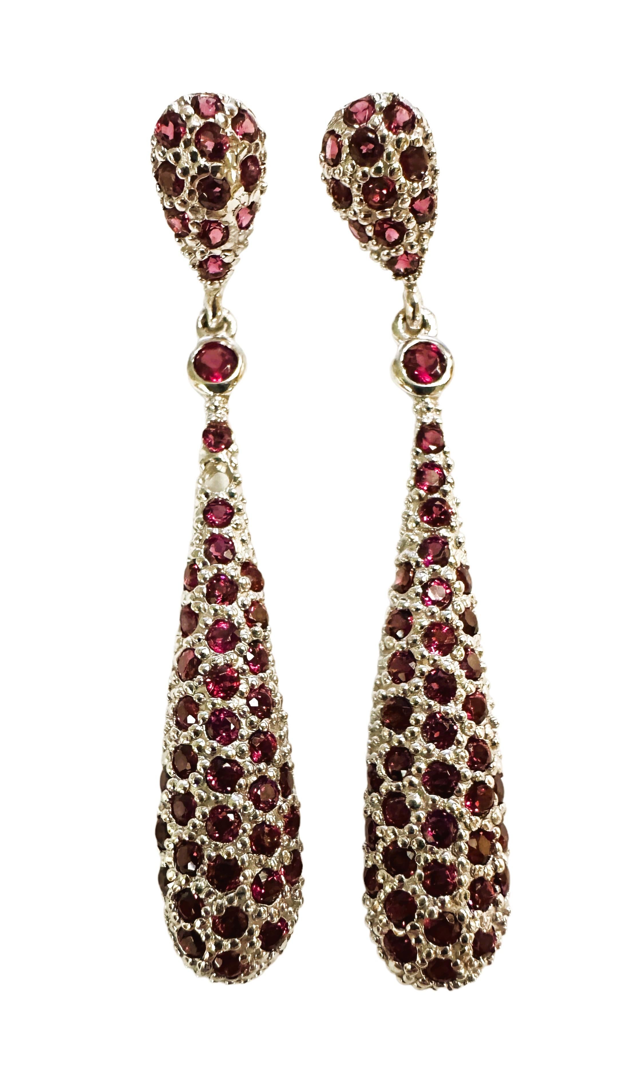 New African Rhodolite Granat 14k WG plattiert Sterling Post Ohrringe (Art déco)