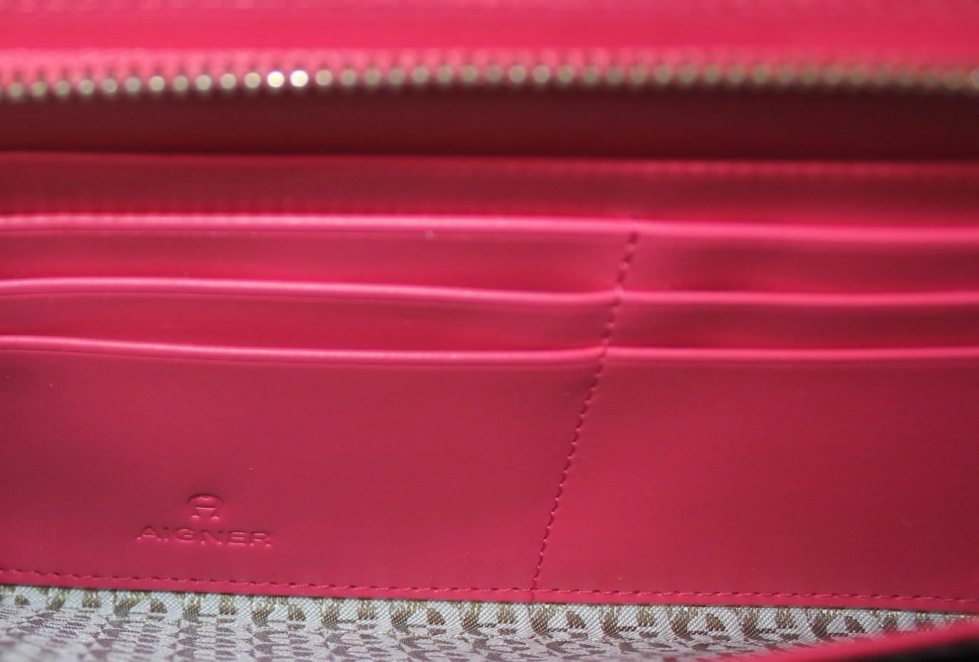 NEW Aigner Pinke Umhängetasche mit Logo-Prägung und Quaste:: Charms & Zip Wallet 6