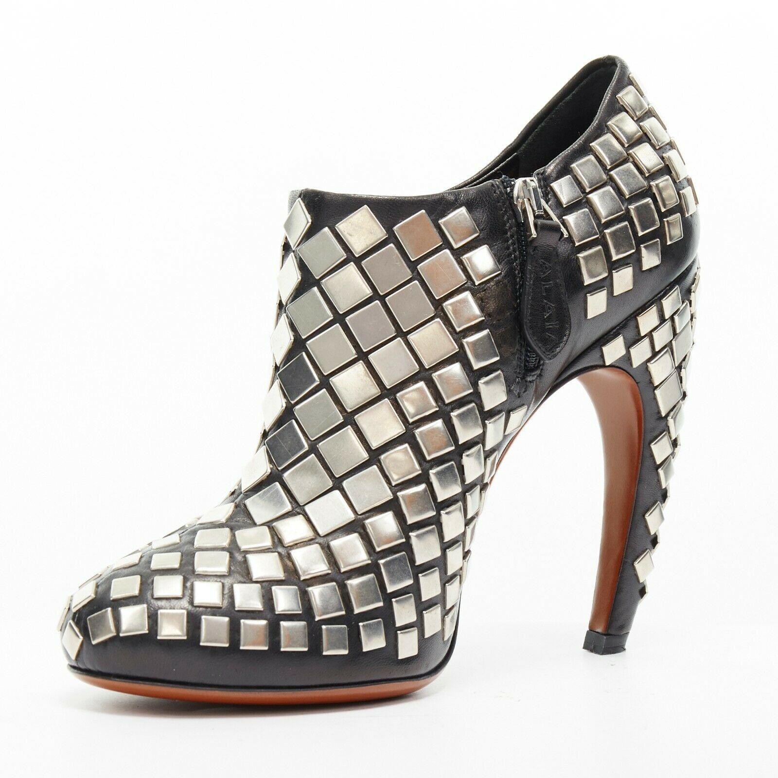 new ALAIA black leather silver square stud embellished curved heel bootie EU38 In Good Condition In Hong Kong, NT