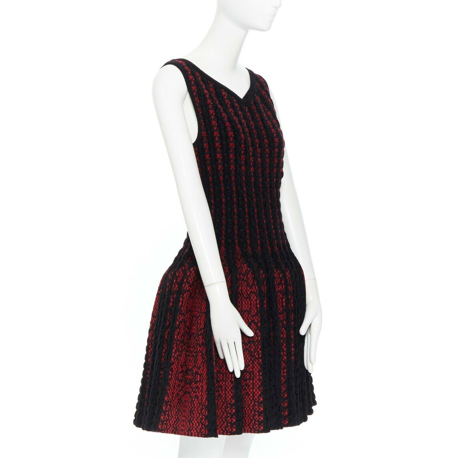 new ALAIA black red fleece wool geometric knit jacquard fit flare dress FR42 L In New Condition In Hong Kong, NT