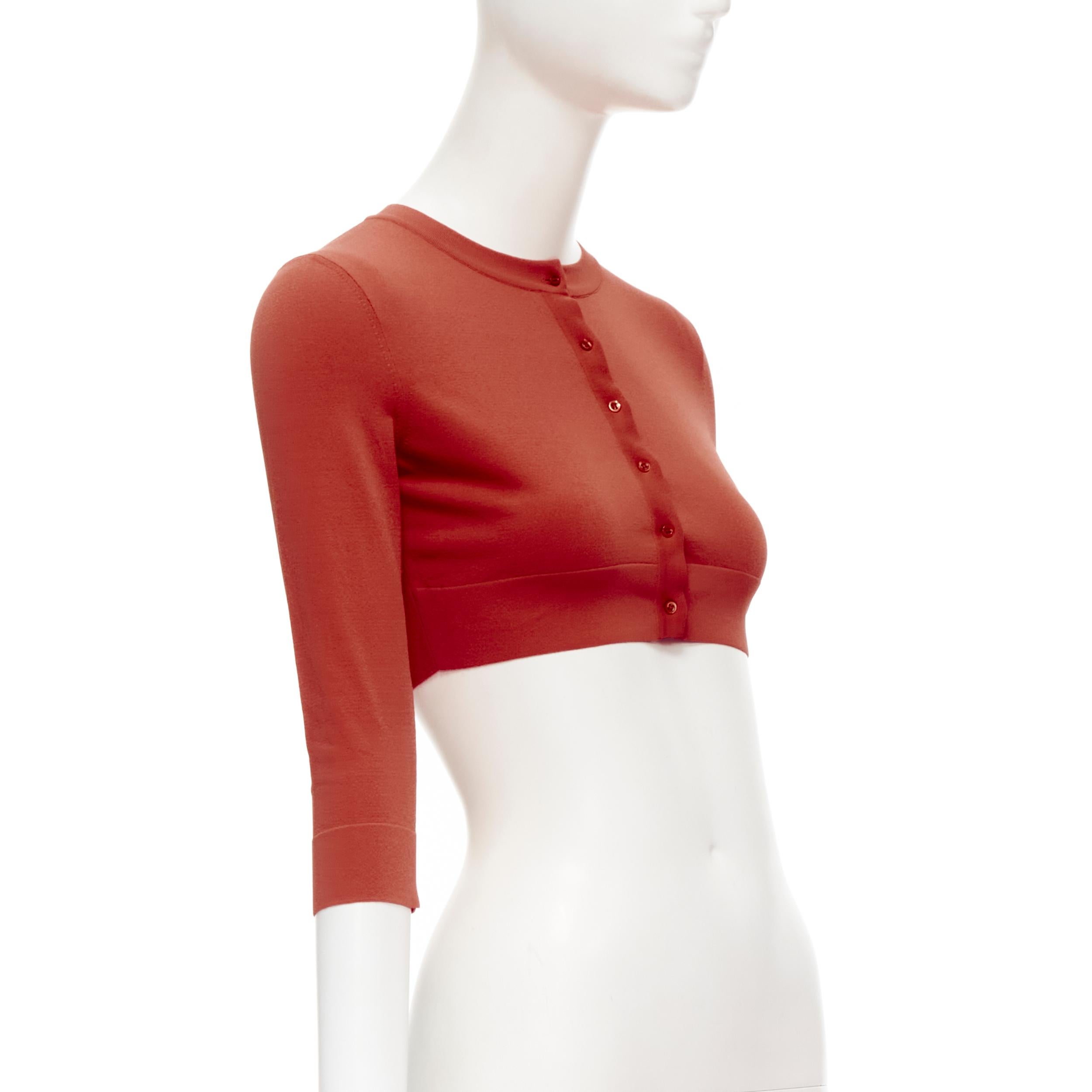 new ALAIA Signature cropped stretch knit button cardigan Ecarlate red FR38 S In New Condition For Sale In Hong Kong, NT