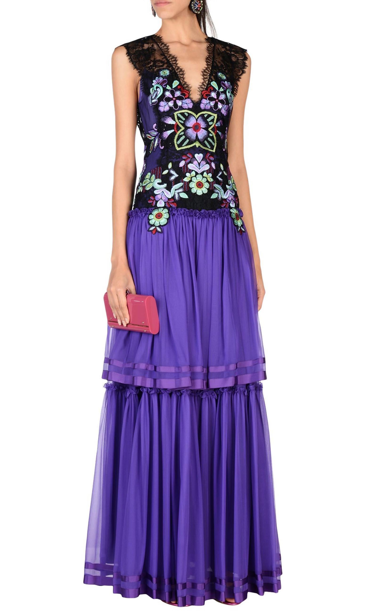 NWT Alberta Ferretti SS 2017 Collection Beaded Embroidered Lace Silk Gown 44  42 In New Condition For Sale In Montgomery, TX